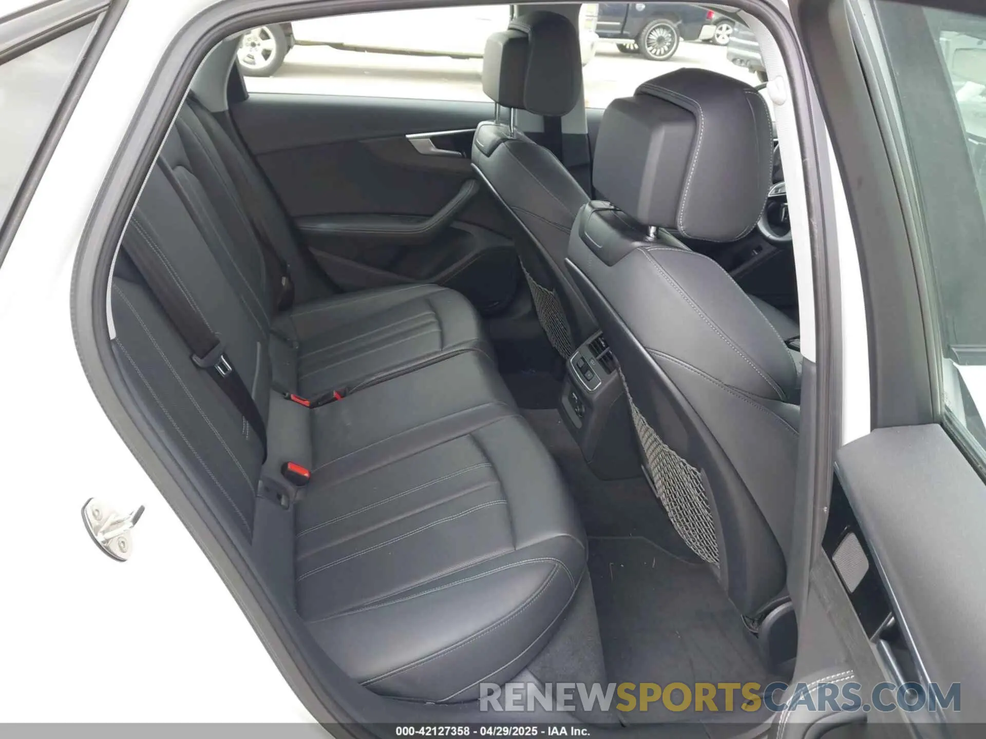 8 fotografías del automóvil dañado WAUBBAF48NN009765 AUDI A4 2022
