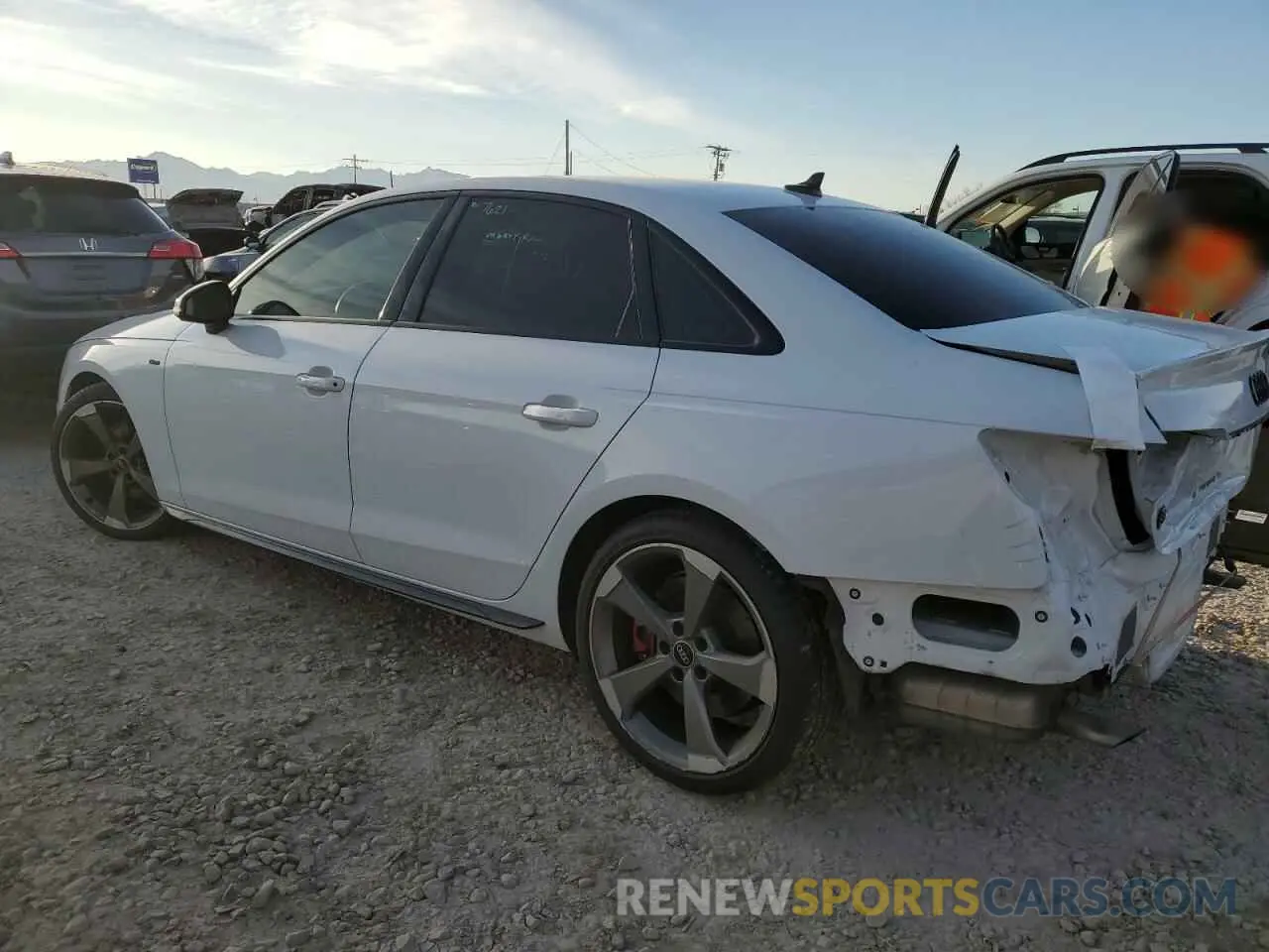 2 fotografías del automóvil dañado WAUEAAF40NN006410 AUDI A4 2022