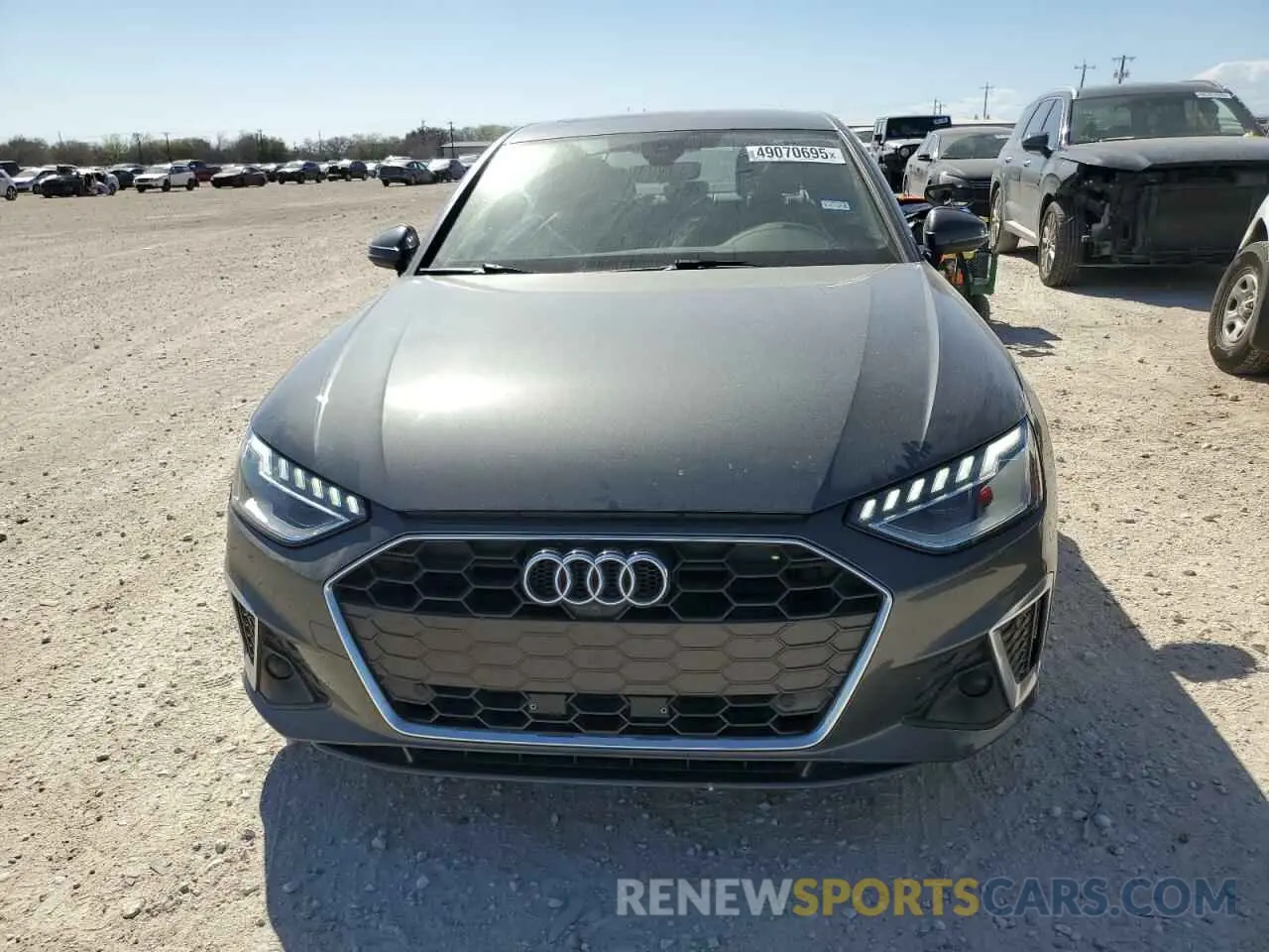 5 fotografías del automóvil dañado WAUEAAF40NN008948 AUDI A4 2022