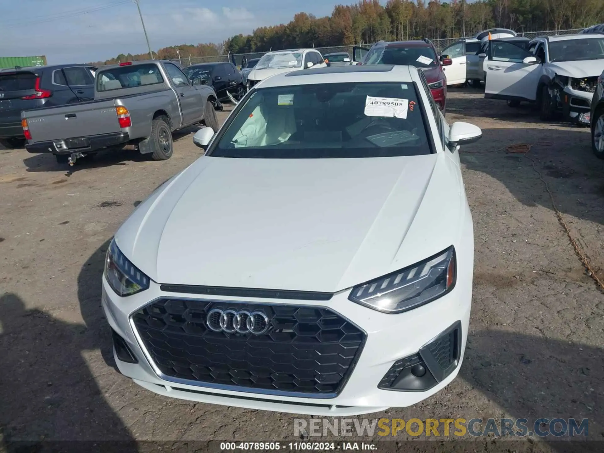 12 fotografías del automóvil dañado WAUEAAF41NN011678 AUDI A4 2022