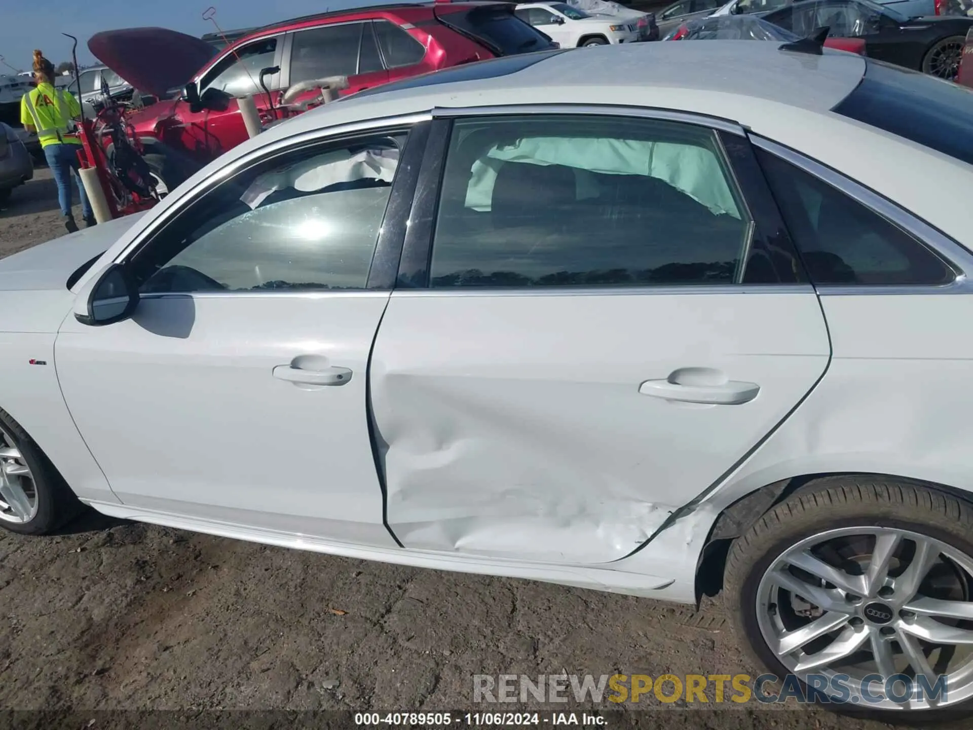 14 fotografías del automóvil dañado WAUEAAF41NN011678 AUDI A4 2022