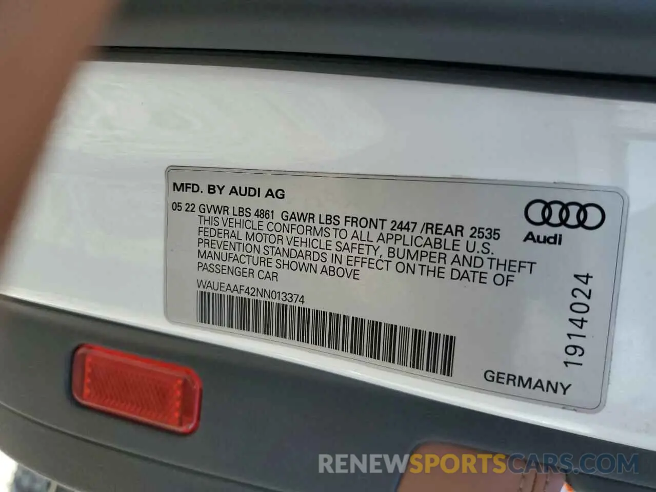 13 fotografías del automóvil dañado WAUEAAF42NN013374 AUDI A4 2022