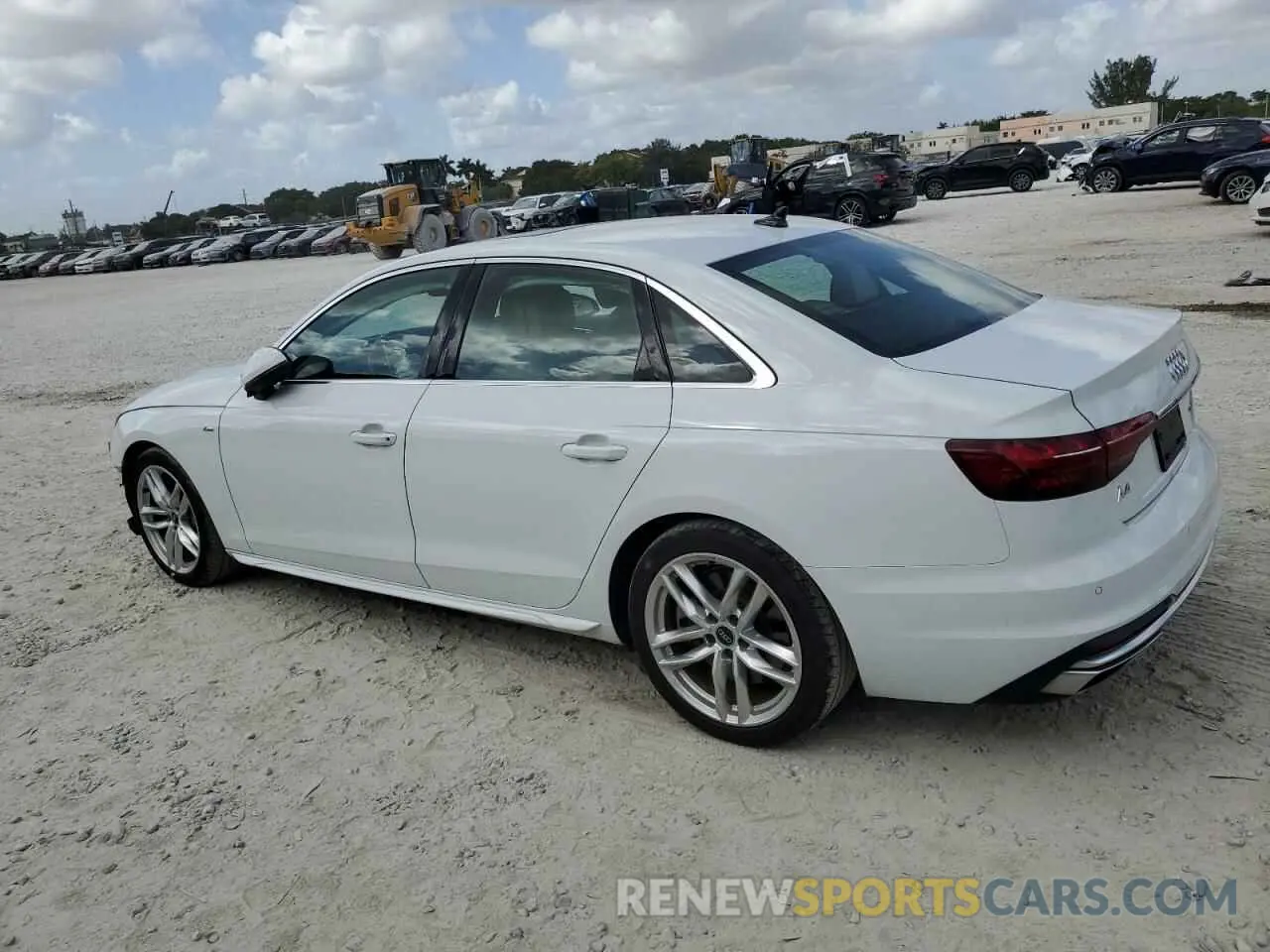 2 fotografías del automóvil dañado WAUEAAF42NN014136 AUDI A4 2022