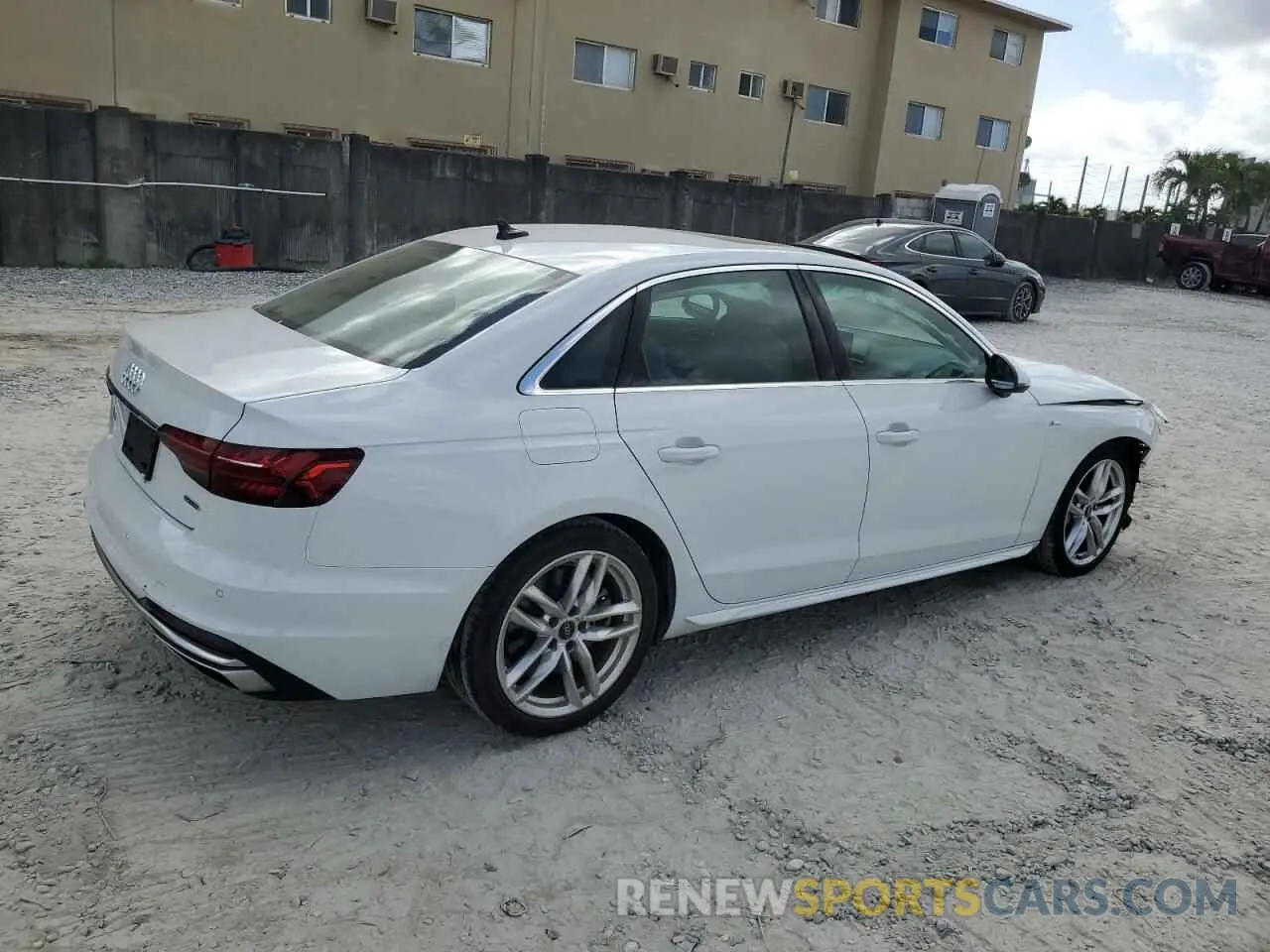 3 fotografías del automóvil dañado WAUEAAF42NN014136 AUDI A4 2022