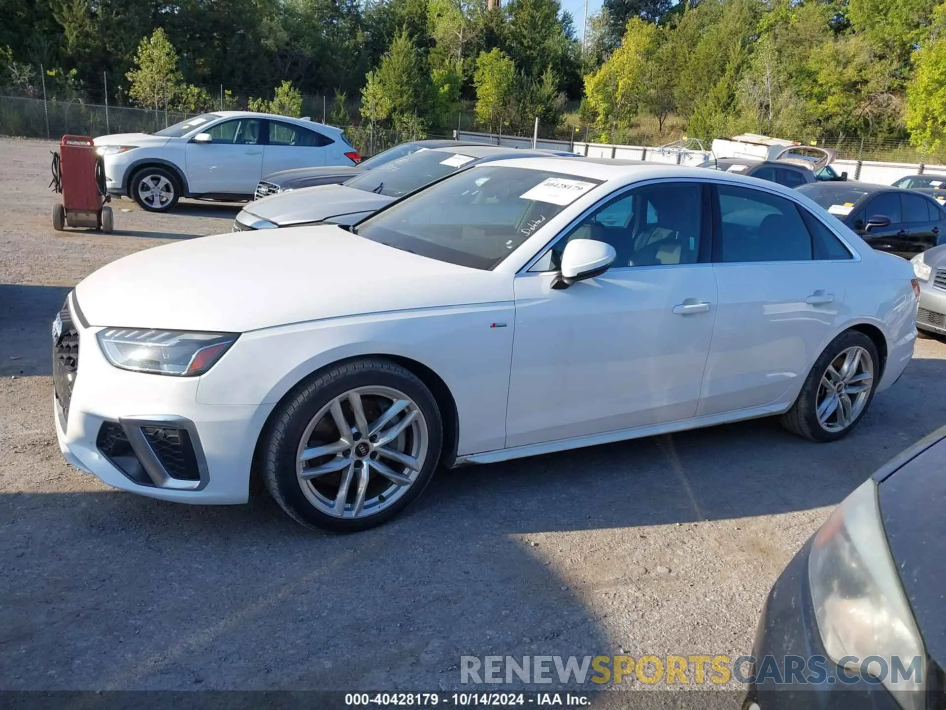 14 fotografías del automóvil dañado WAUEAAF43NN014842 AUDI A4 2022