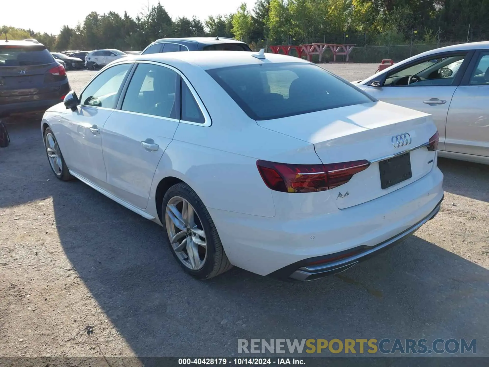 3 fotografías del automóvil dañado WAUEAAF43NN014842 AUDI A4 2022