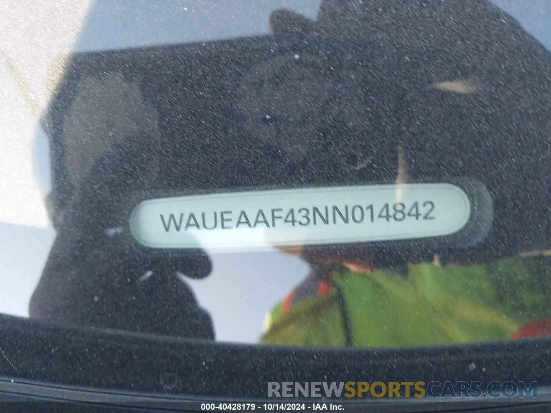 9 fotografías del automóvil dañado WAUEAAF43NN014842 AUDI A4 2022