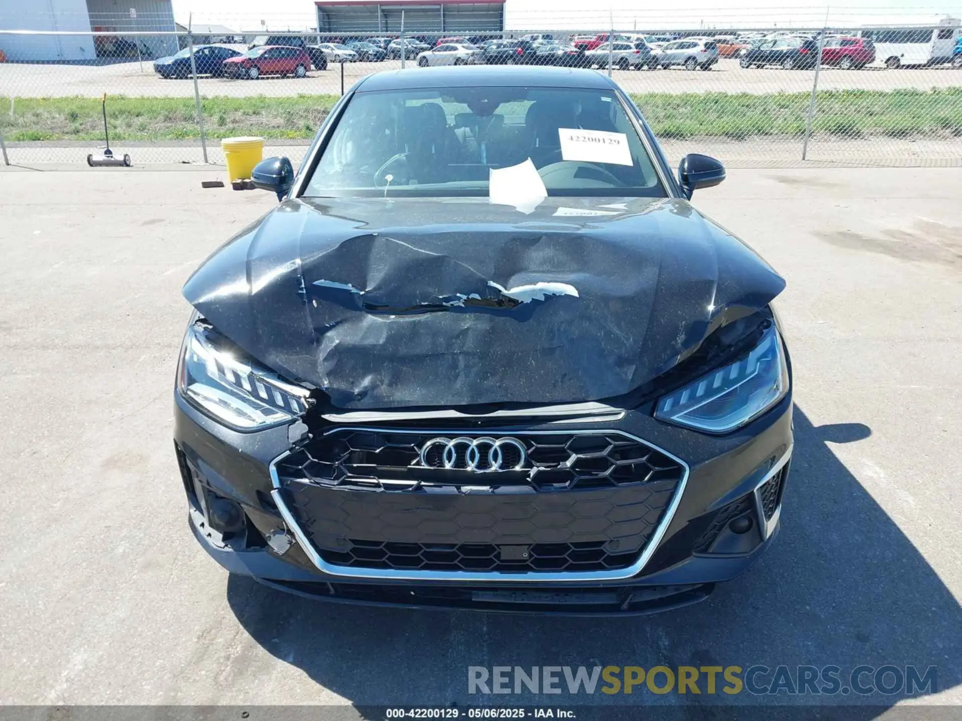 12 fotografías del automóvil dañado WAUEAAF44NN011772 AUDI A4 2022
