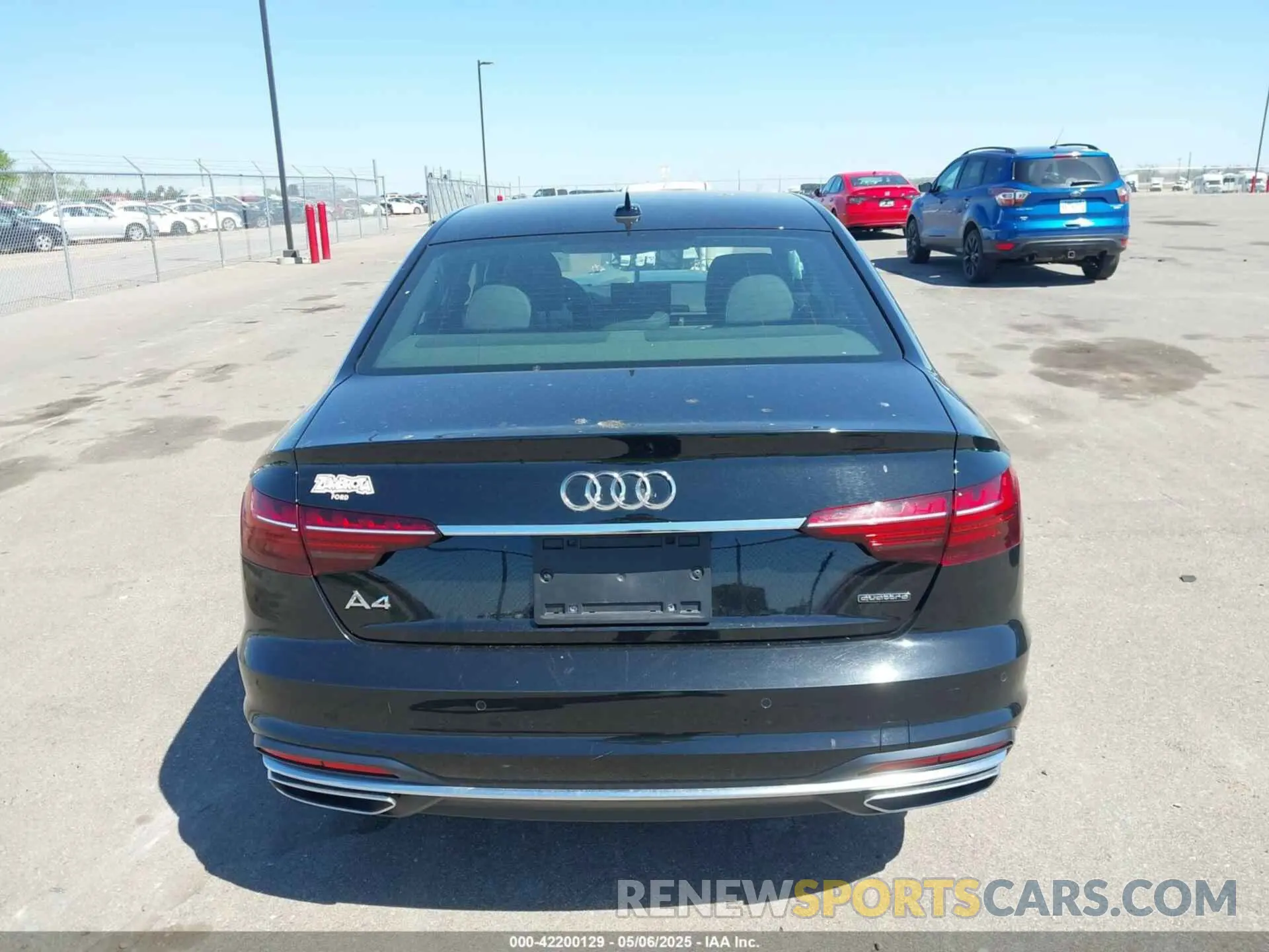 16 fotografías del automóvil dañado WAUEAAF44NN011772 AUDI A4 2022