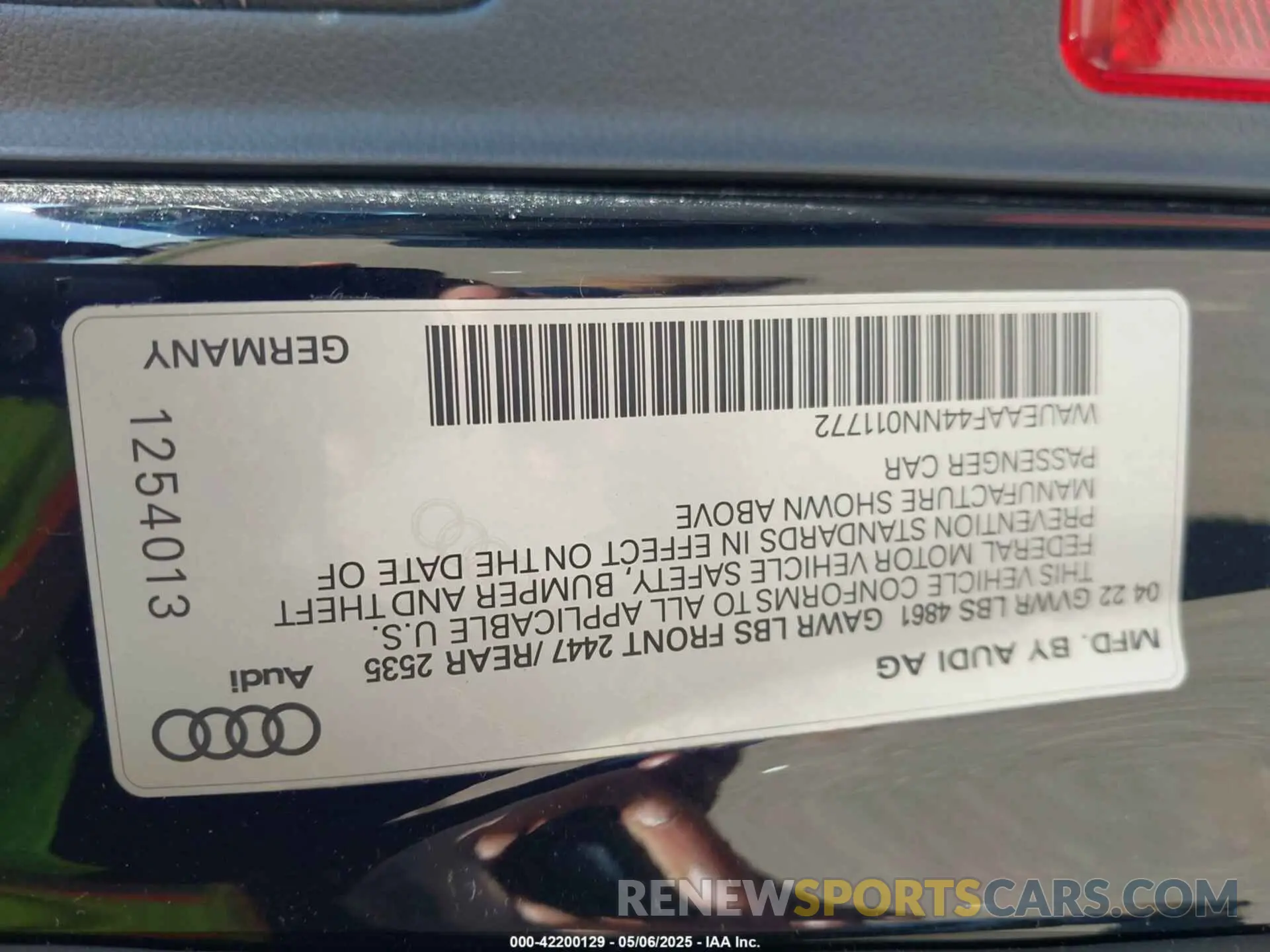 9 fotografías del automóvil dañado WAUEAAF44NN011772 AUDI A4 2022