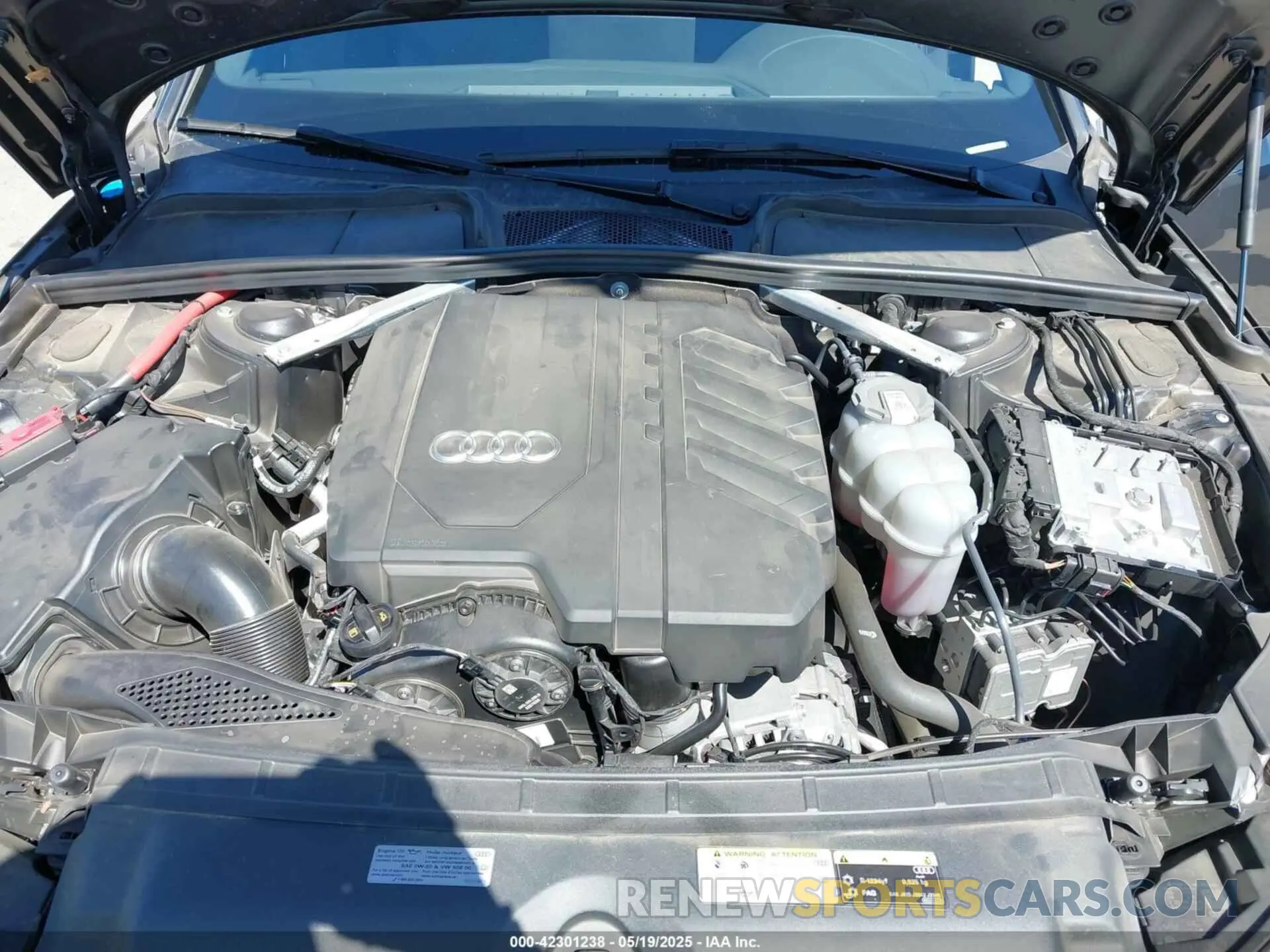 10 fotografías del automóvil dañado WAUEAAF47NN012401 AUDI A4 2022
