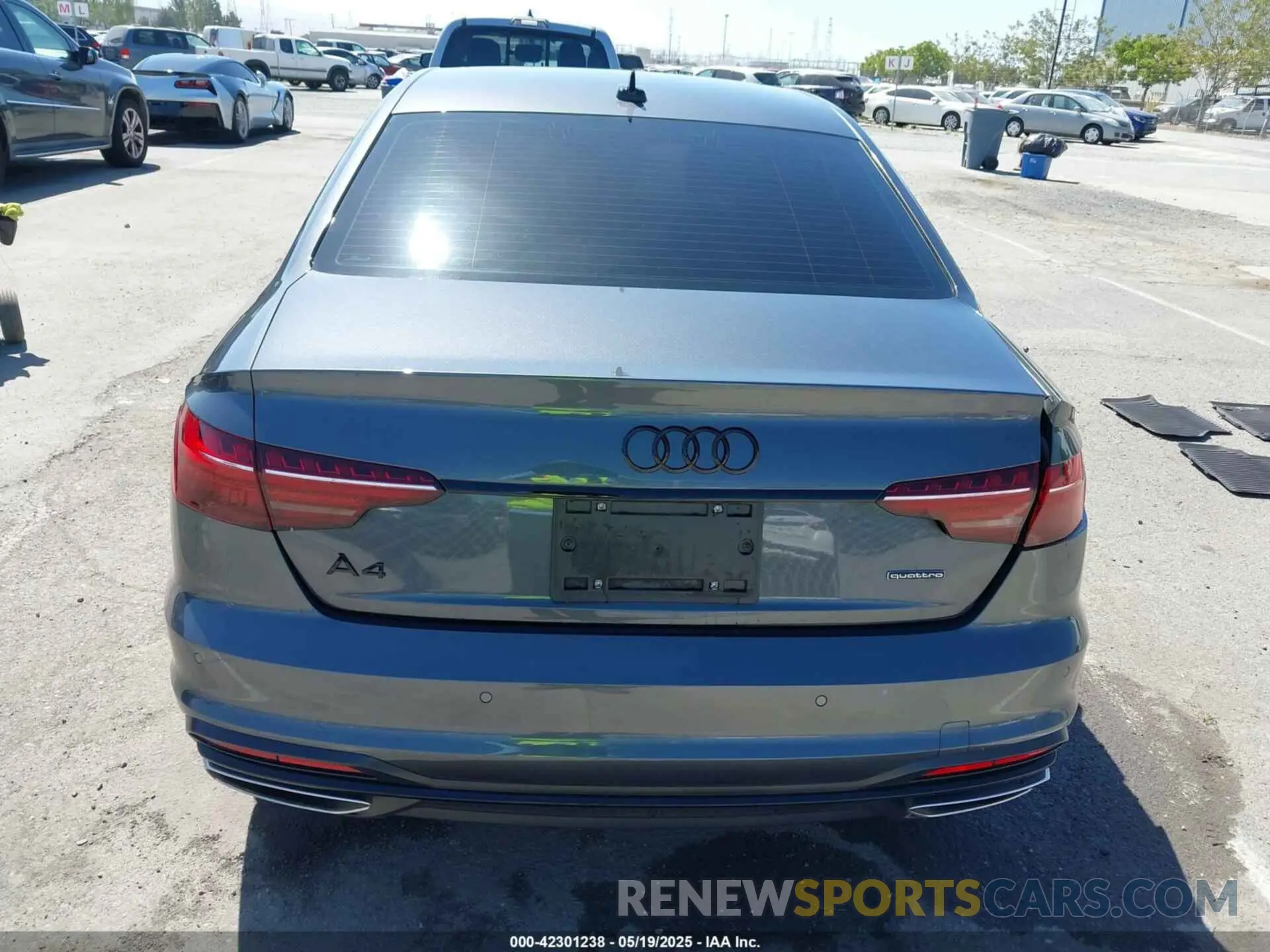 16 fotografías del automóvil dañado WAUEAAF47NN012401 AUDI A4 2022