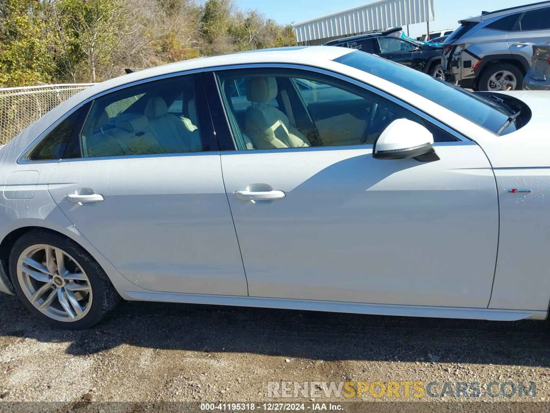 13 fotografías del automóvil dañado WAUEAAF47NN015119 AUDI A4 2022