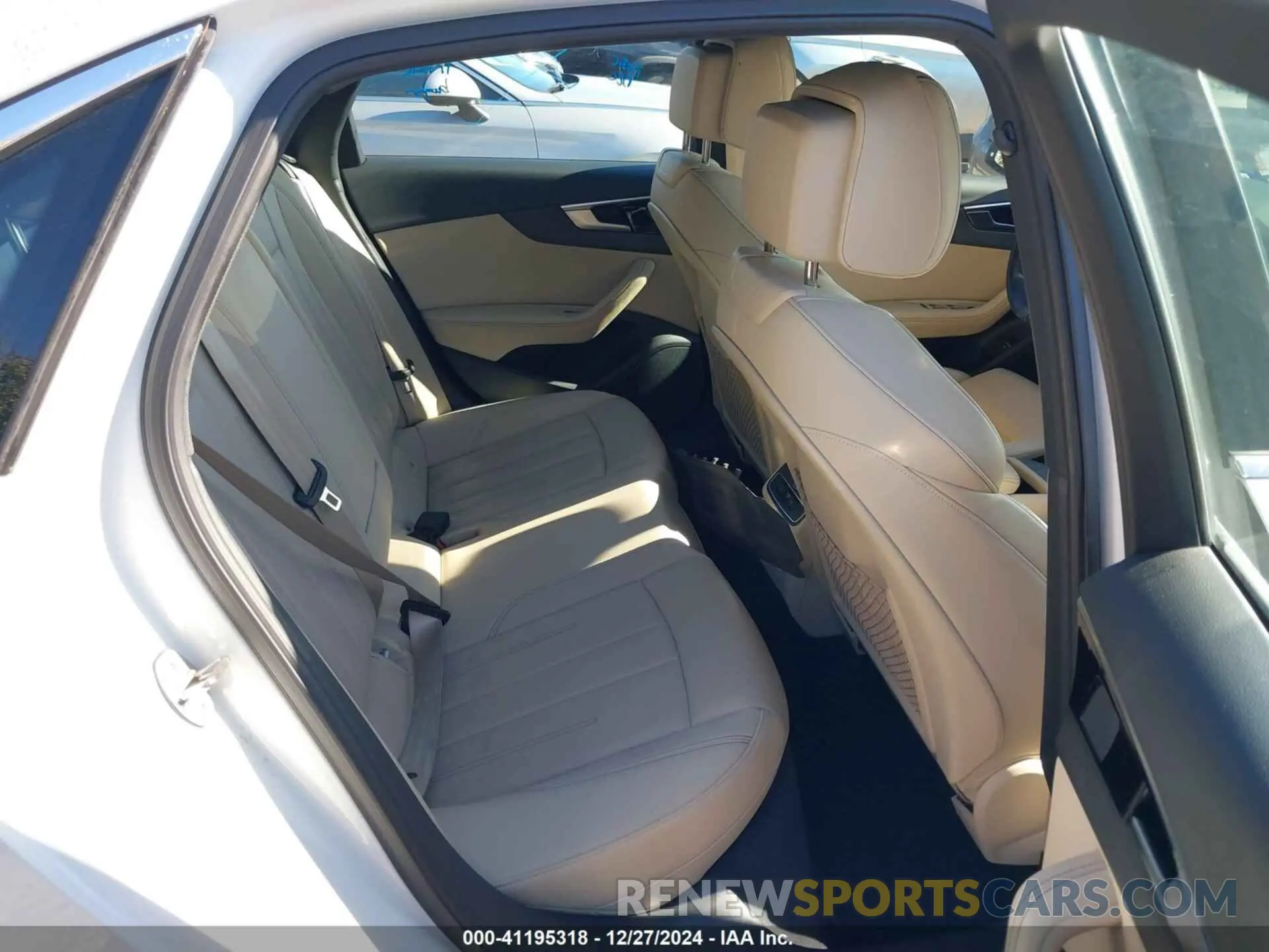 8 fotografías del automóvil dañado WAUEAAF47NN015119 AUDI A4 2022