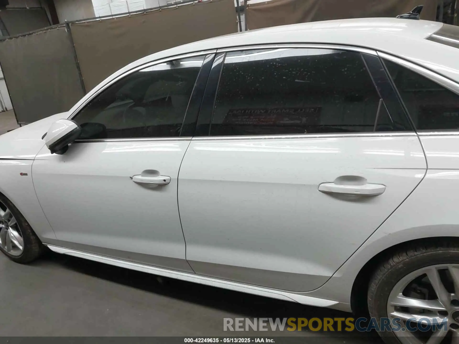 14 fotografías del automóvil dañado WAUEAAF48NN013671 AUDI A4 2022