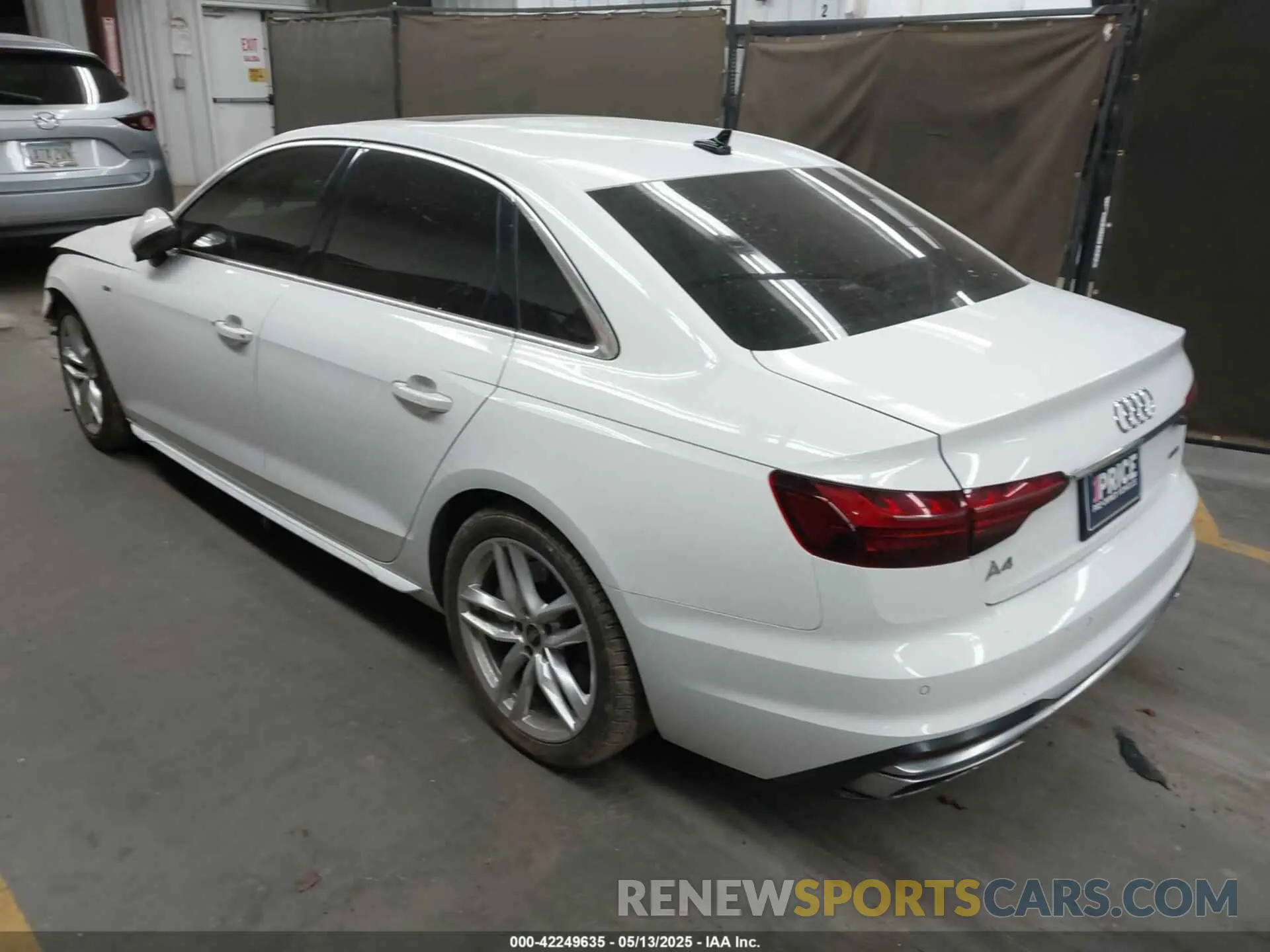 3 fotografías del automóvil dañado WAUEAAF48NN013671 AUDI A4 2022