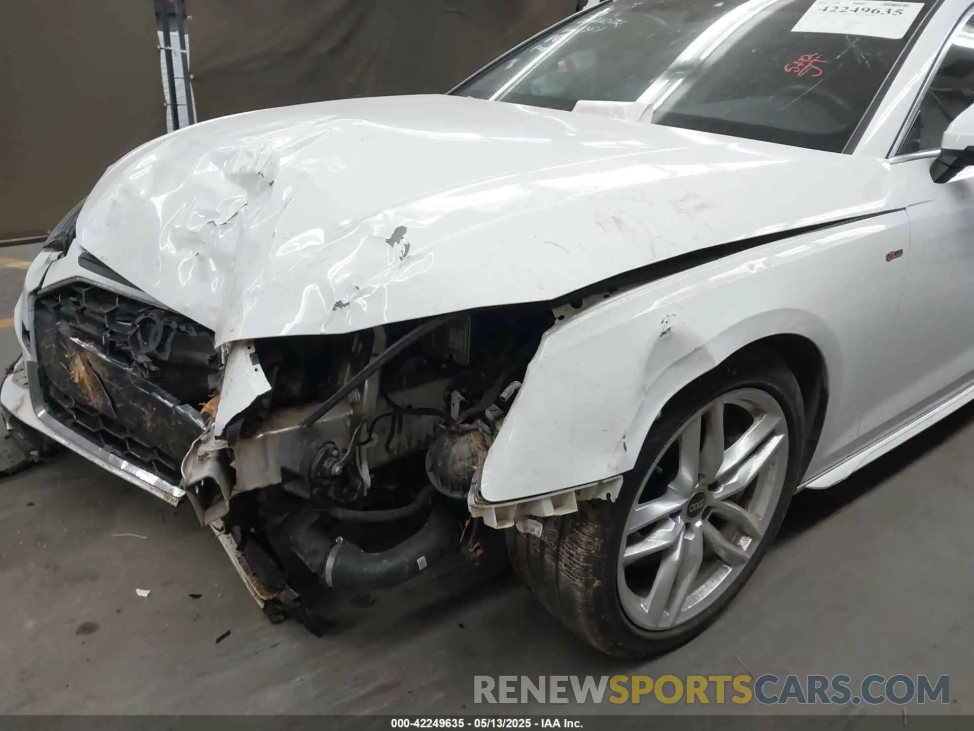 6 fotografías del automóvil dañado WAUEAAF48NN013671 AUDI A4 2022