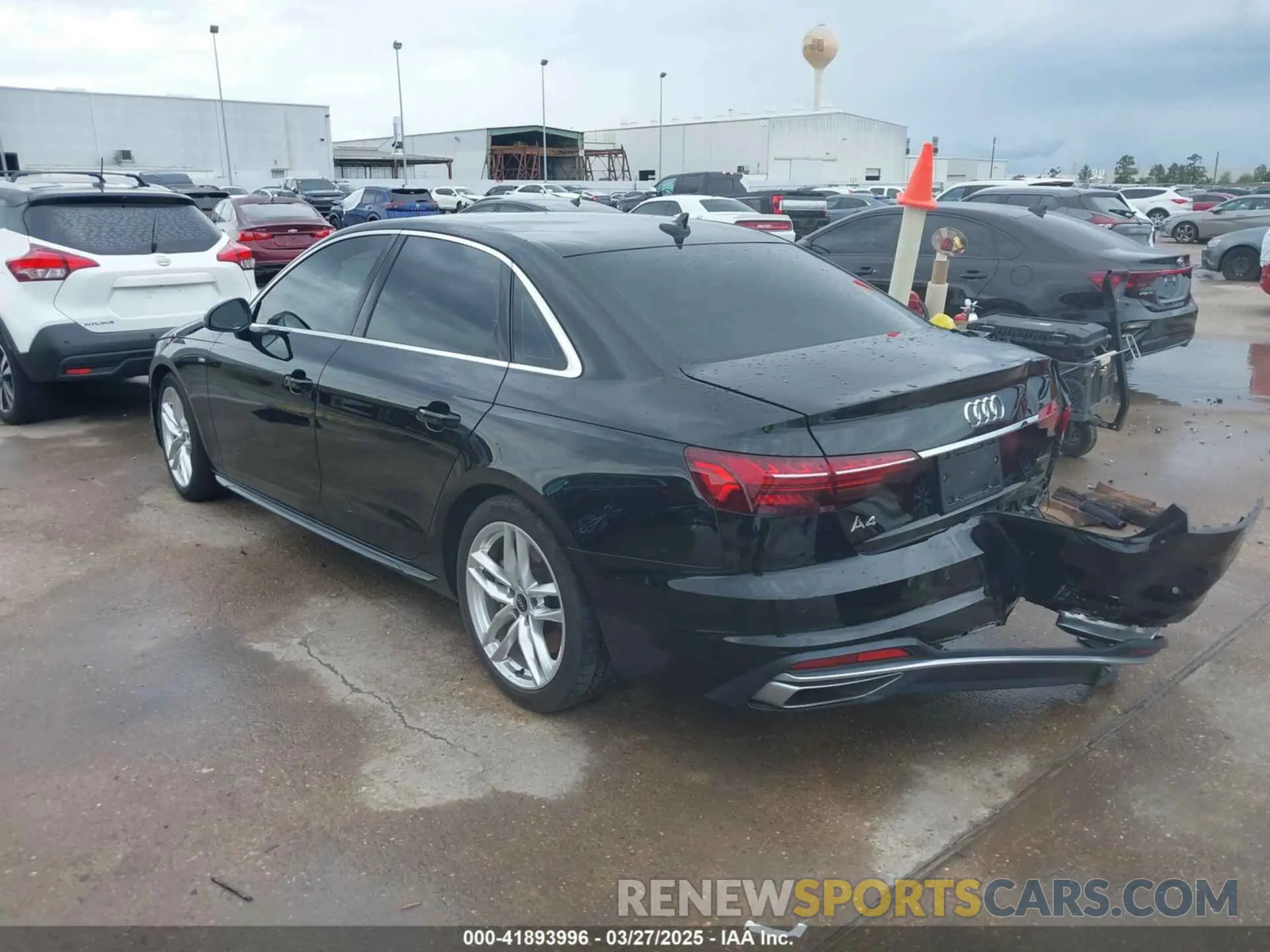 3 fotografías del automóvil dañado WAUEAAF4XNN006477 AUDI A4 2022