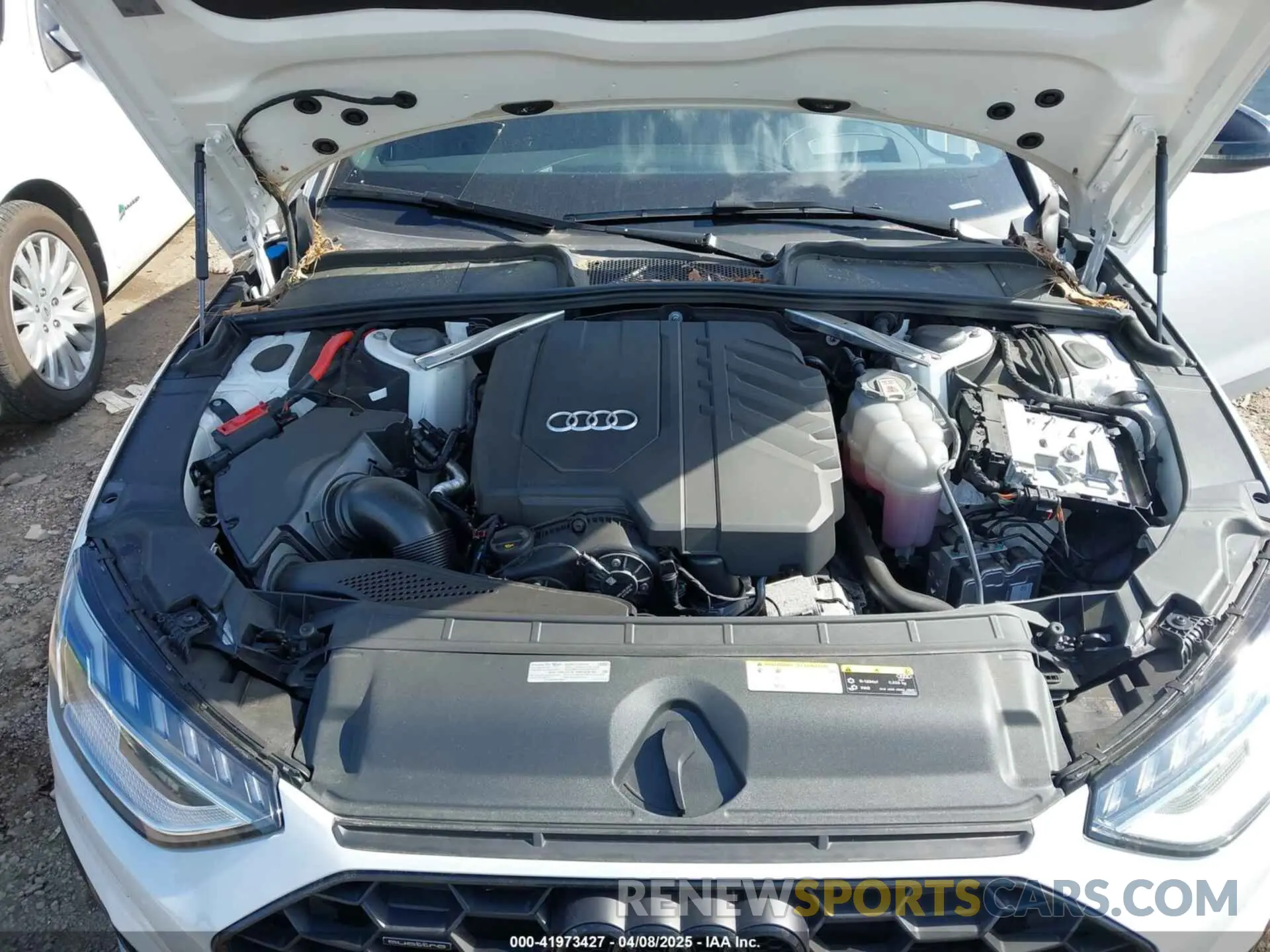 10 fotografías del automóvil dañado WAUFAAF46NA042453 AUDI A4 2022