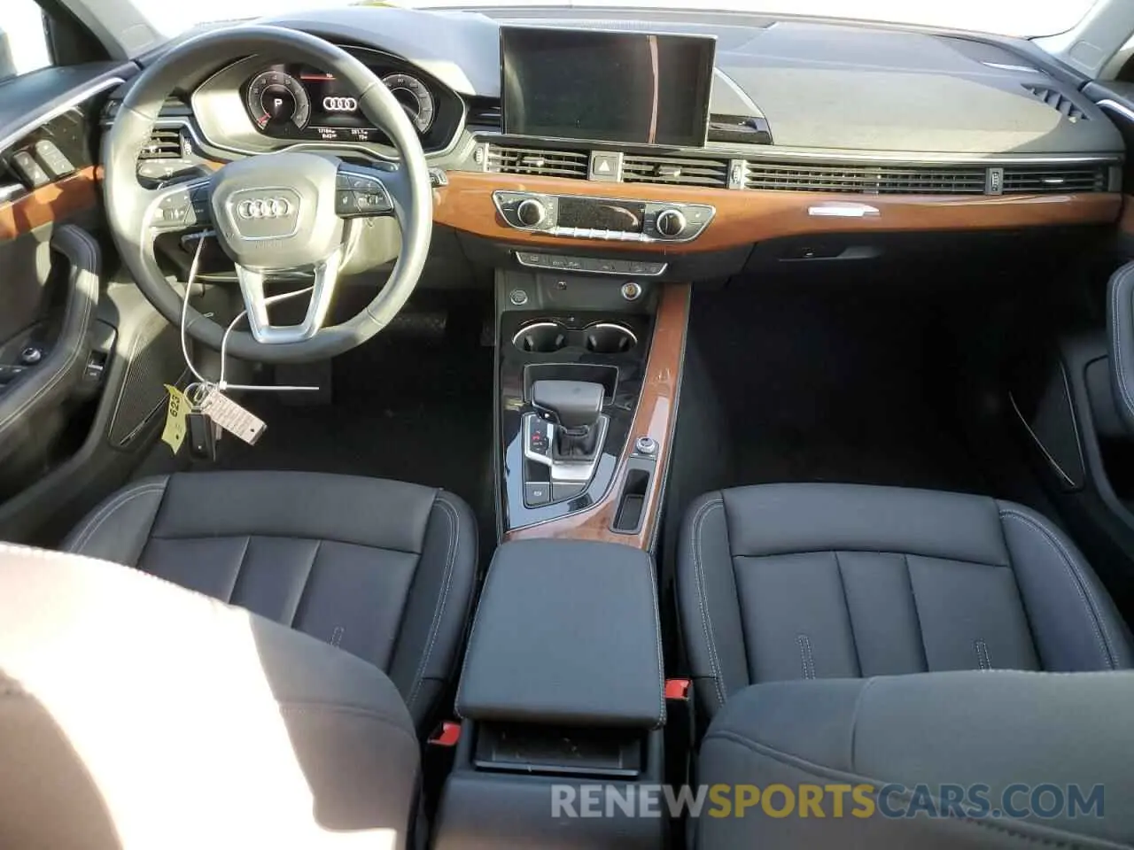 8 fotografías del automóvil dañado WA18AAF47PA040381 AUDI A4 2023