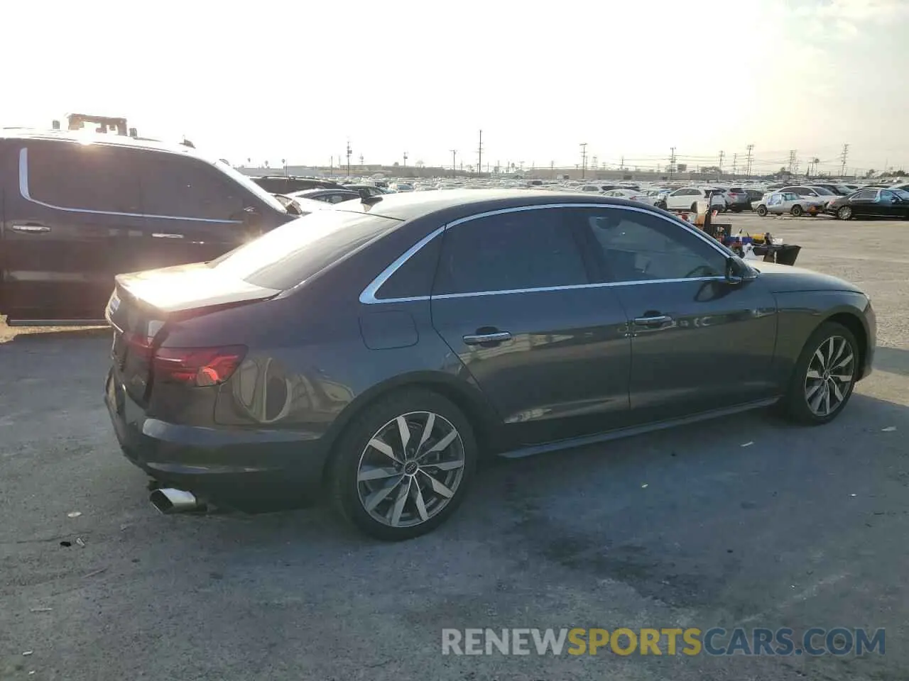 3 fotografías del automóvil dañado WAUABAF40PN020371 AUDI A4 2023