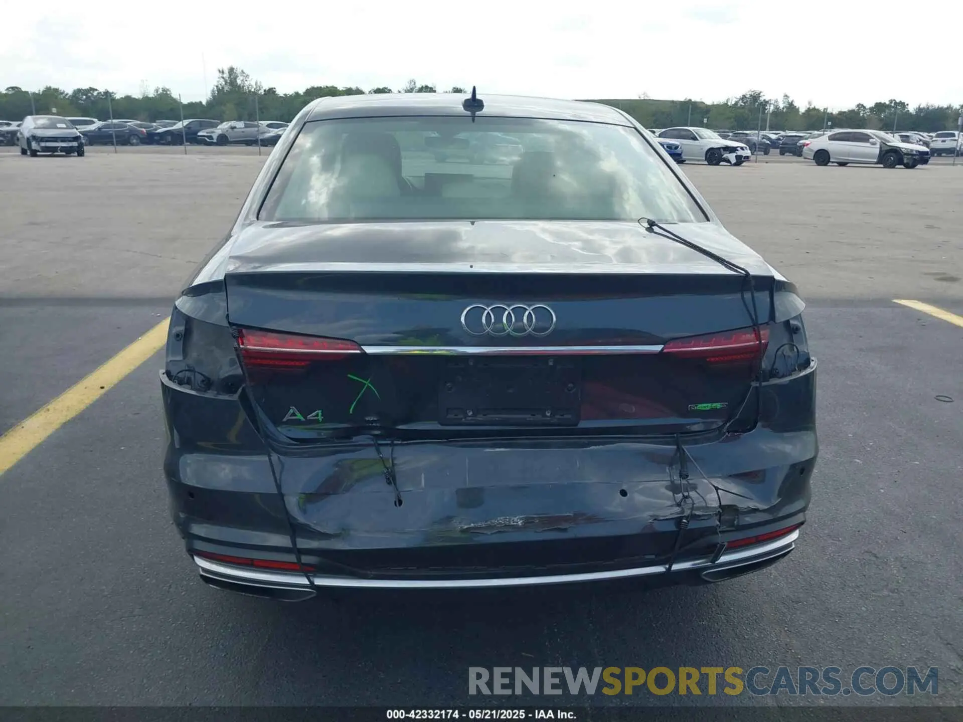 16 fotografías del automóvil dañado WAUABAF44PN004836 AUDI A4 2023