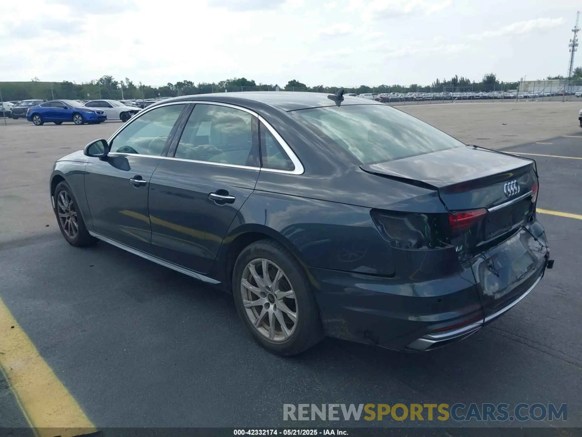 3 fotografías del automóvil dañado WAUABAF44PN004836 AUDI A4 2023