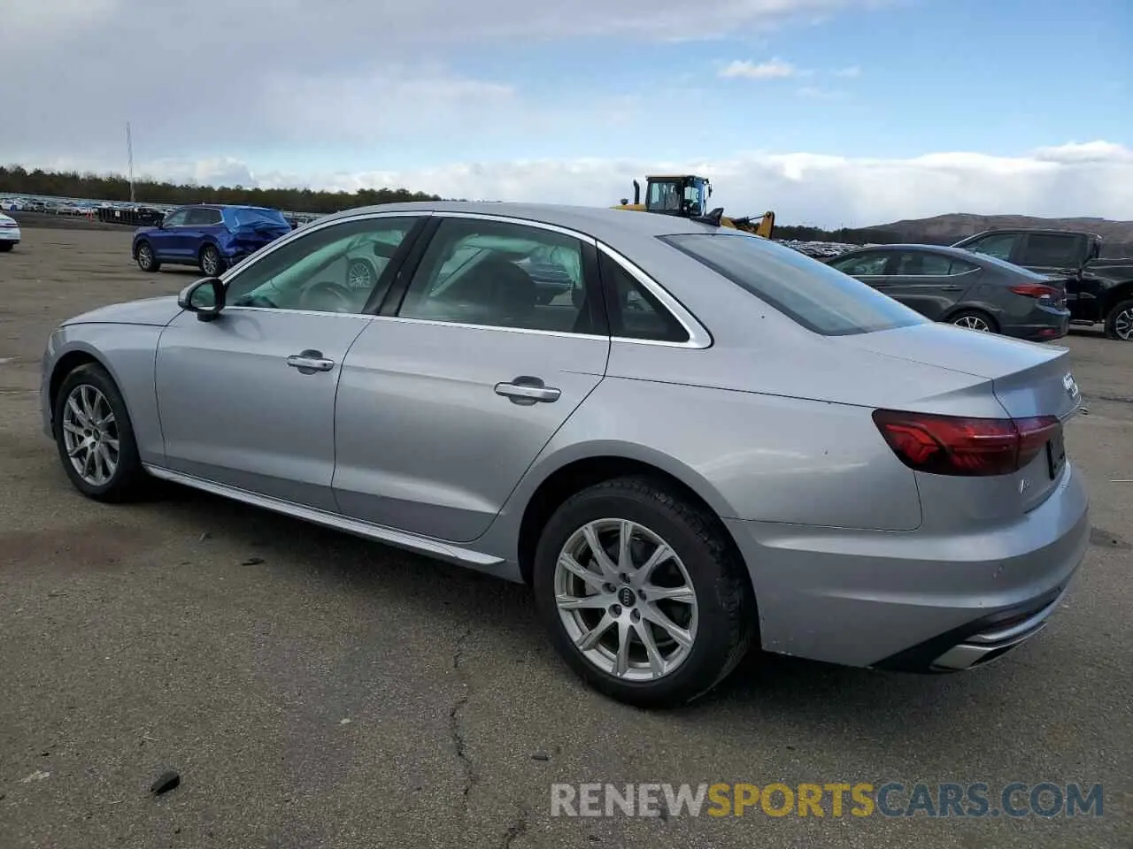 2 fotografías del automóvil dañado WAUABAF45PN007115 AUDI A4 2023