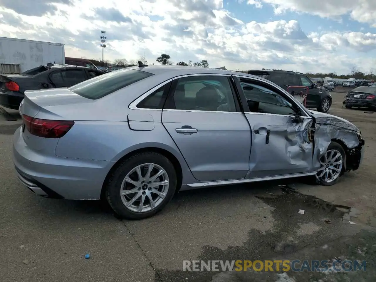 3 fotografías del automóvil dañado WAUABAF45PN007115 AUDI A4 2023