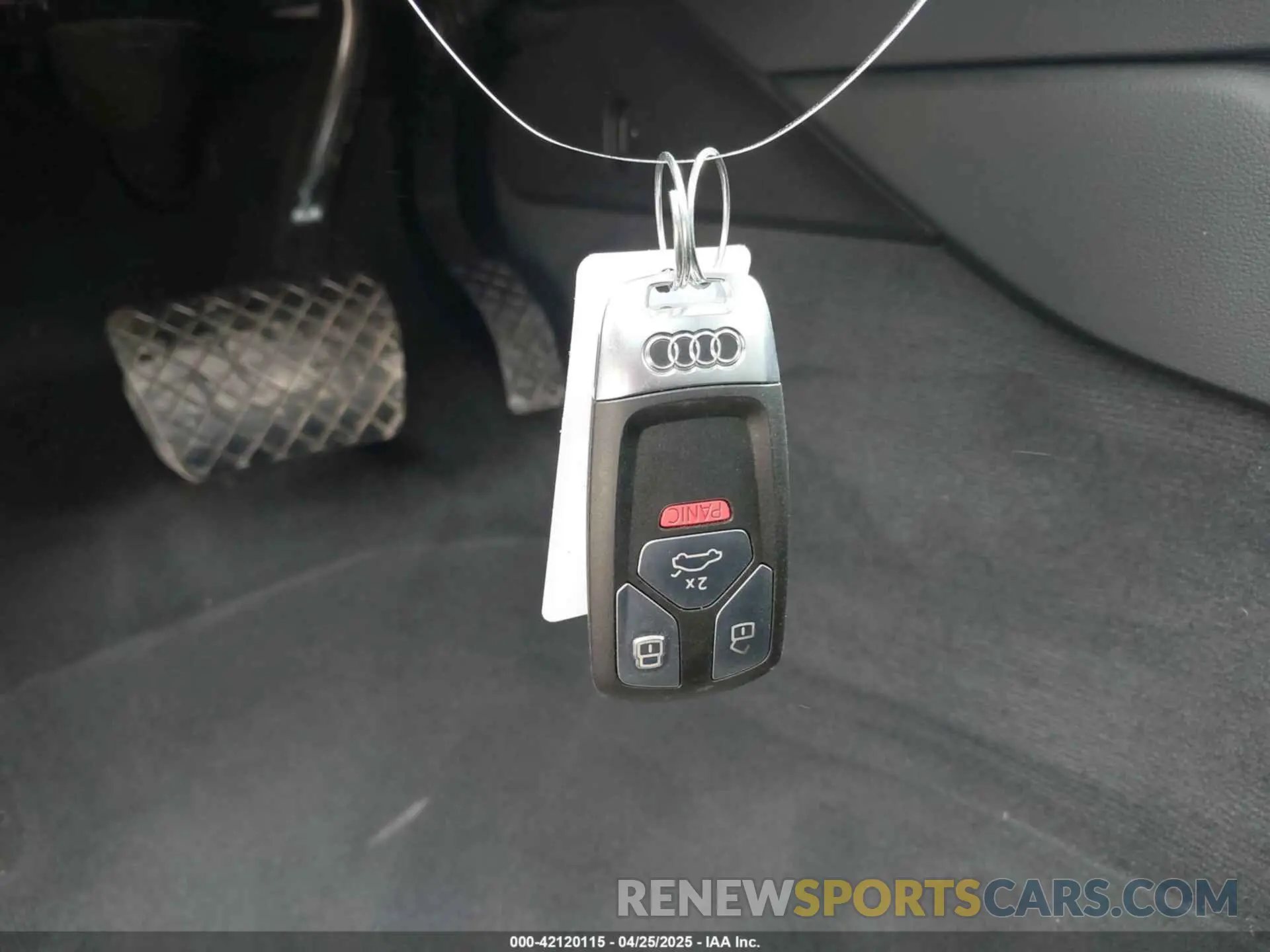11 fotografías del automóvil dañado WAUABAF47PA033156 AUDI A4 2023