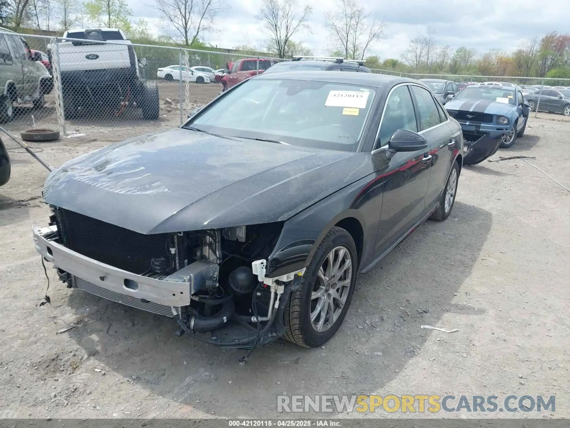 2 fotografías del automóvil dañado WAUABAF47PA033156 AUDI A4 2023