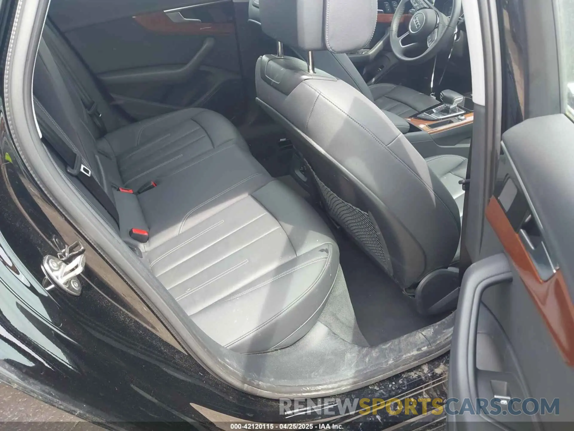 8 fotografías del automóvil dañado WAUABAF47PA033156 AUDI A4 2023