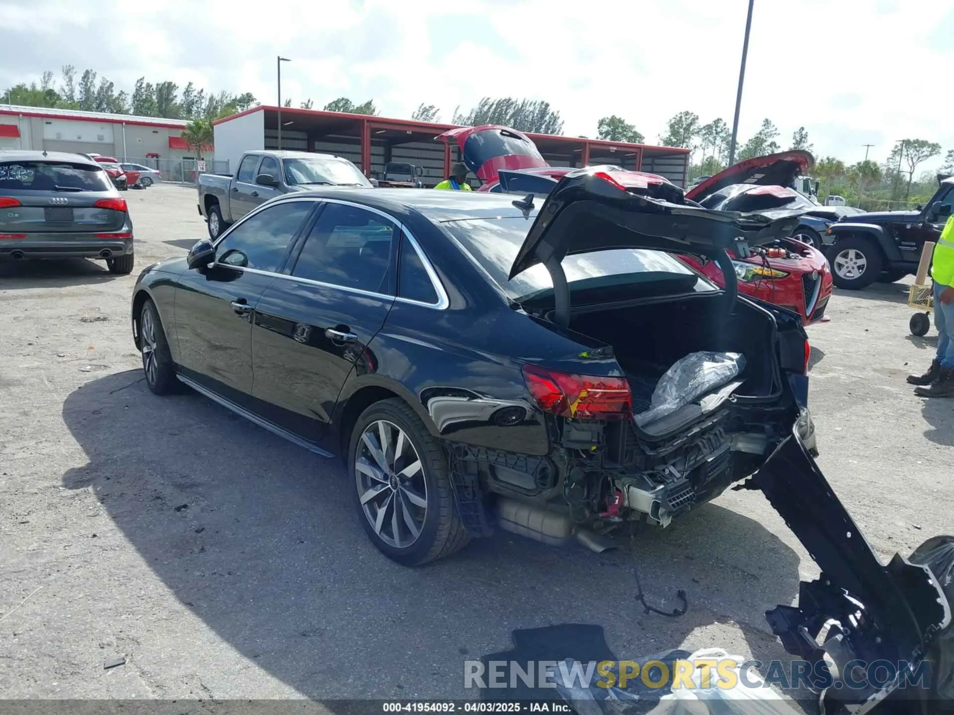 3 fotografías del automóvil dañado WAUABAF47PN006886 AUDI A4 2023