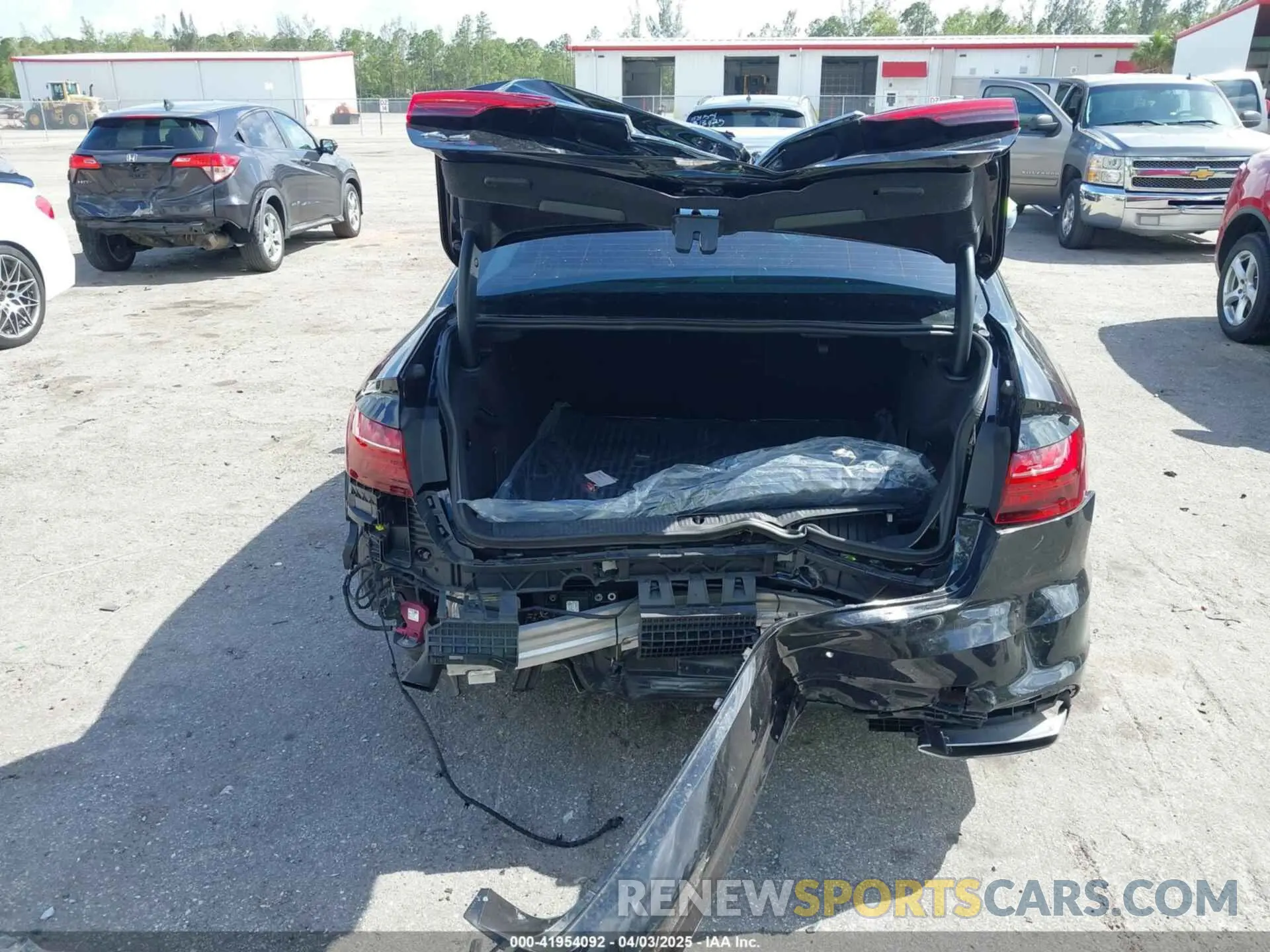 6 fotografías del automóvil dañado WAUABAF47PN006886 AUDI A4 2023