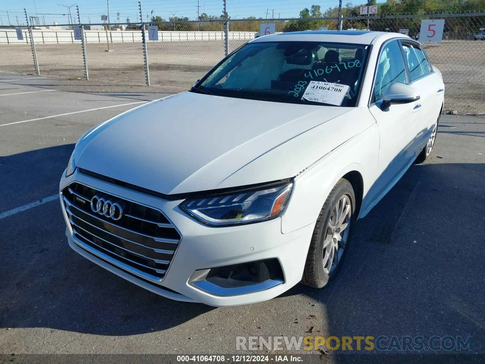 11 fotografías del automóvil dañado WAUABAF49PA027875 AUDI A4 2023