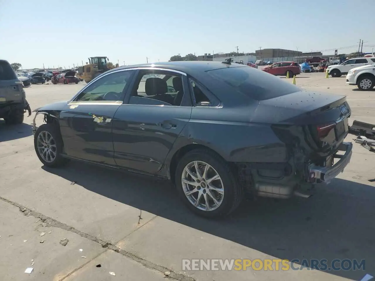 2 fotografías del automóvil dañado WAUABAF4XPA011975 AUDI A4 2023