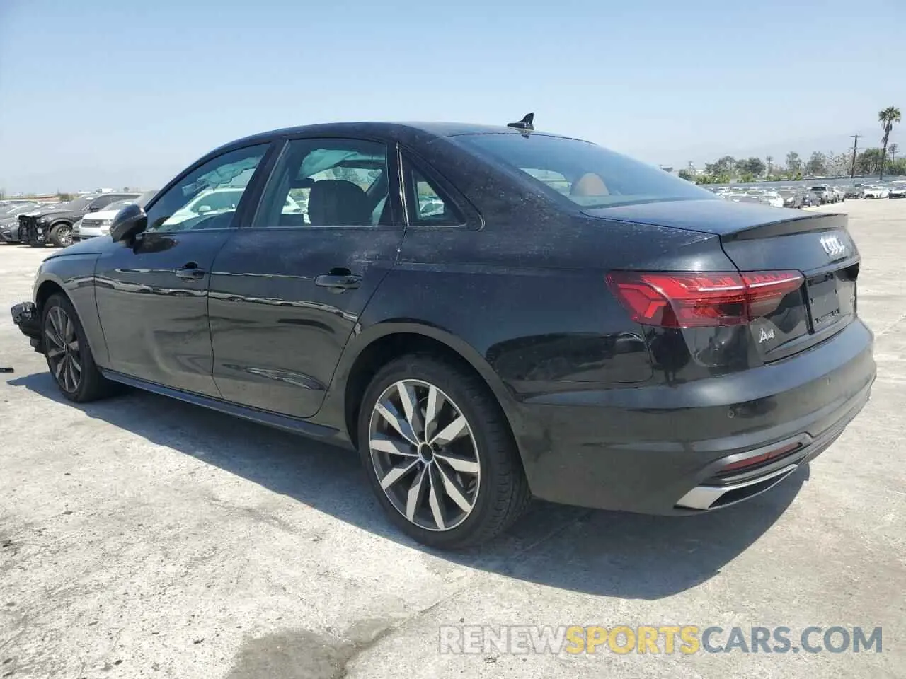2 fotografías del automóvil dañado WAUBBAF41PN022666 AUDI A4 2023