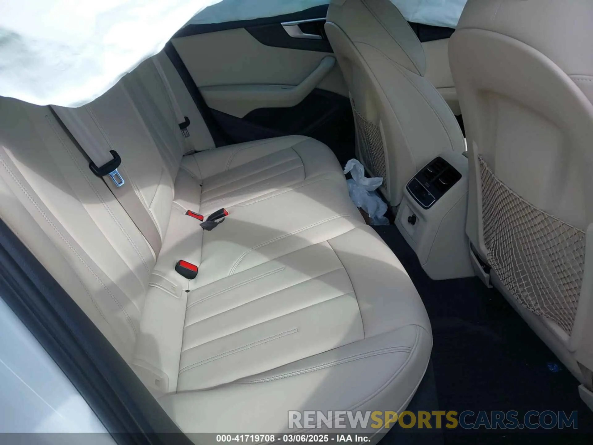 8 fotografías del automóvil dañado WAUDAAF40PN010696 AUDI A4 2023