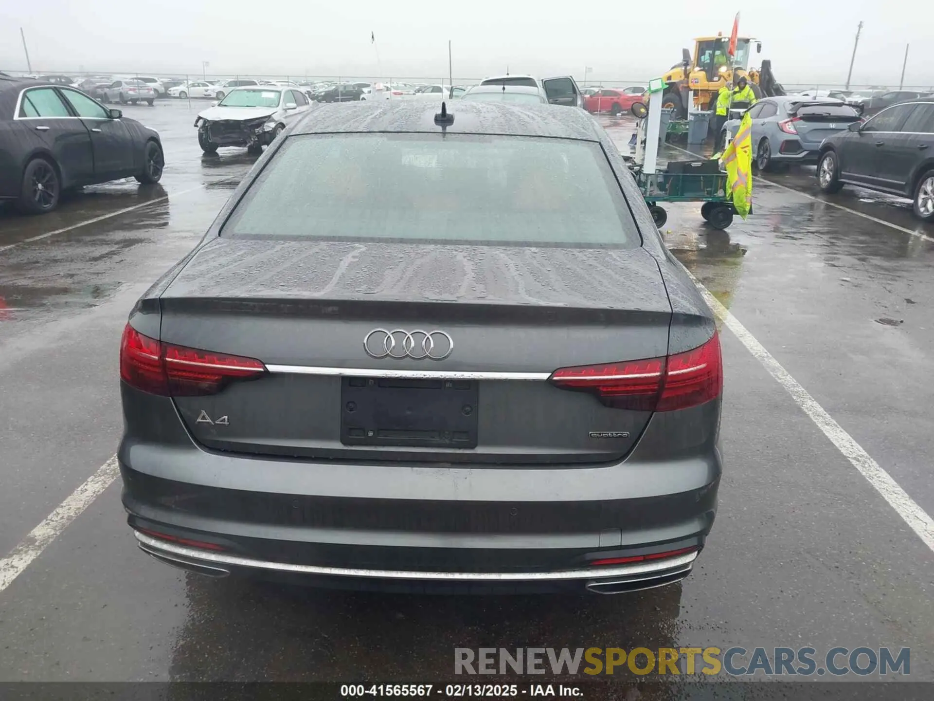 16 fotografías del automóvil dañado WAUDAAF44PN013763 AUDI A4 2023