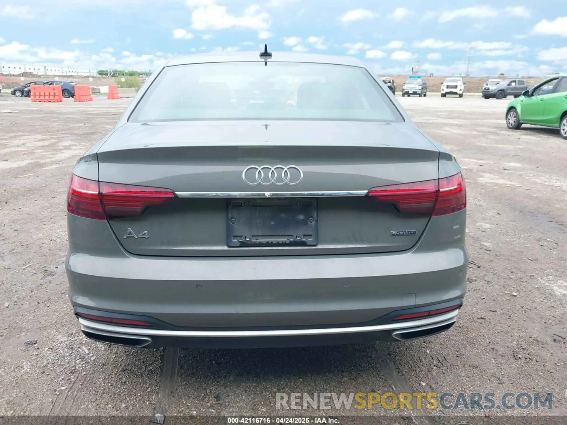 16 fotografías del automóvil dañado WAUEAAF40PN003736 AUDI A4 2023