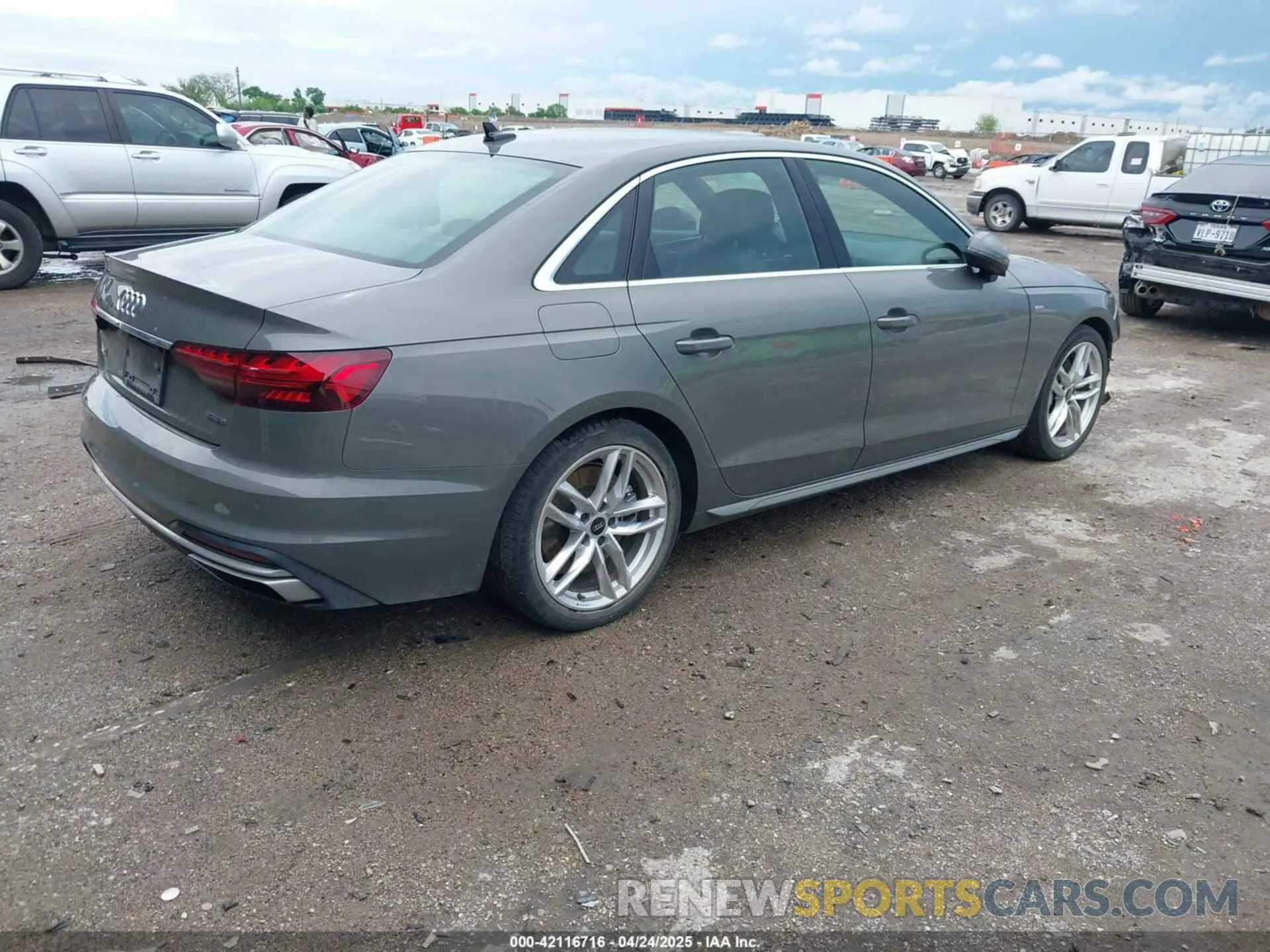 4 fotografías del automóvil dañado WAUEAAF40PN003736 AUDI A4 2023