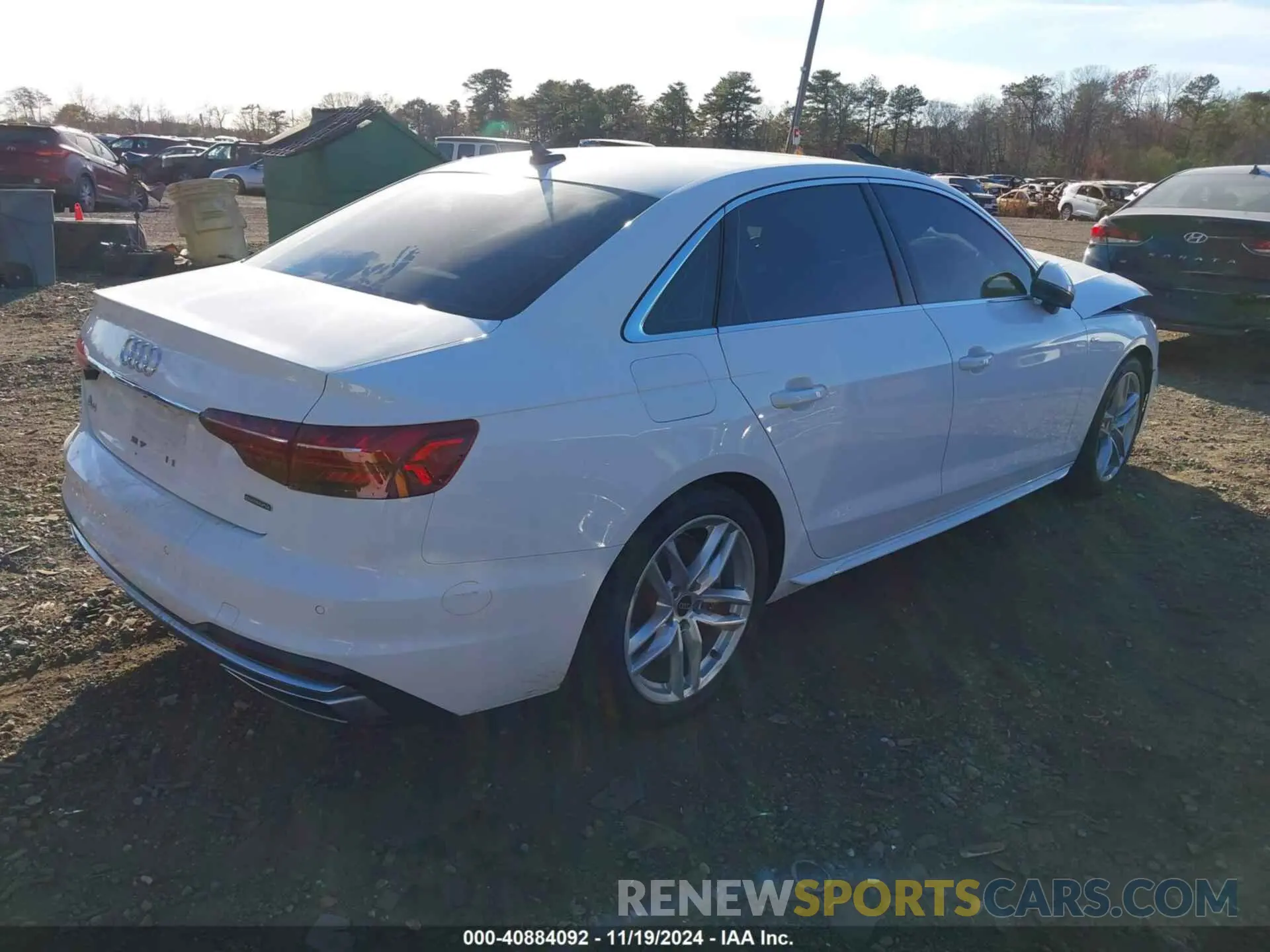 4 fotografías del automóvil dañado WAUEAAF40PN009794 AUDI A4 2023