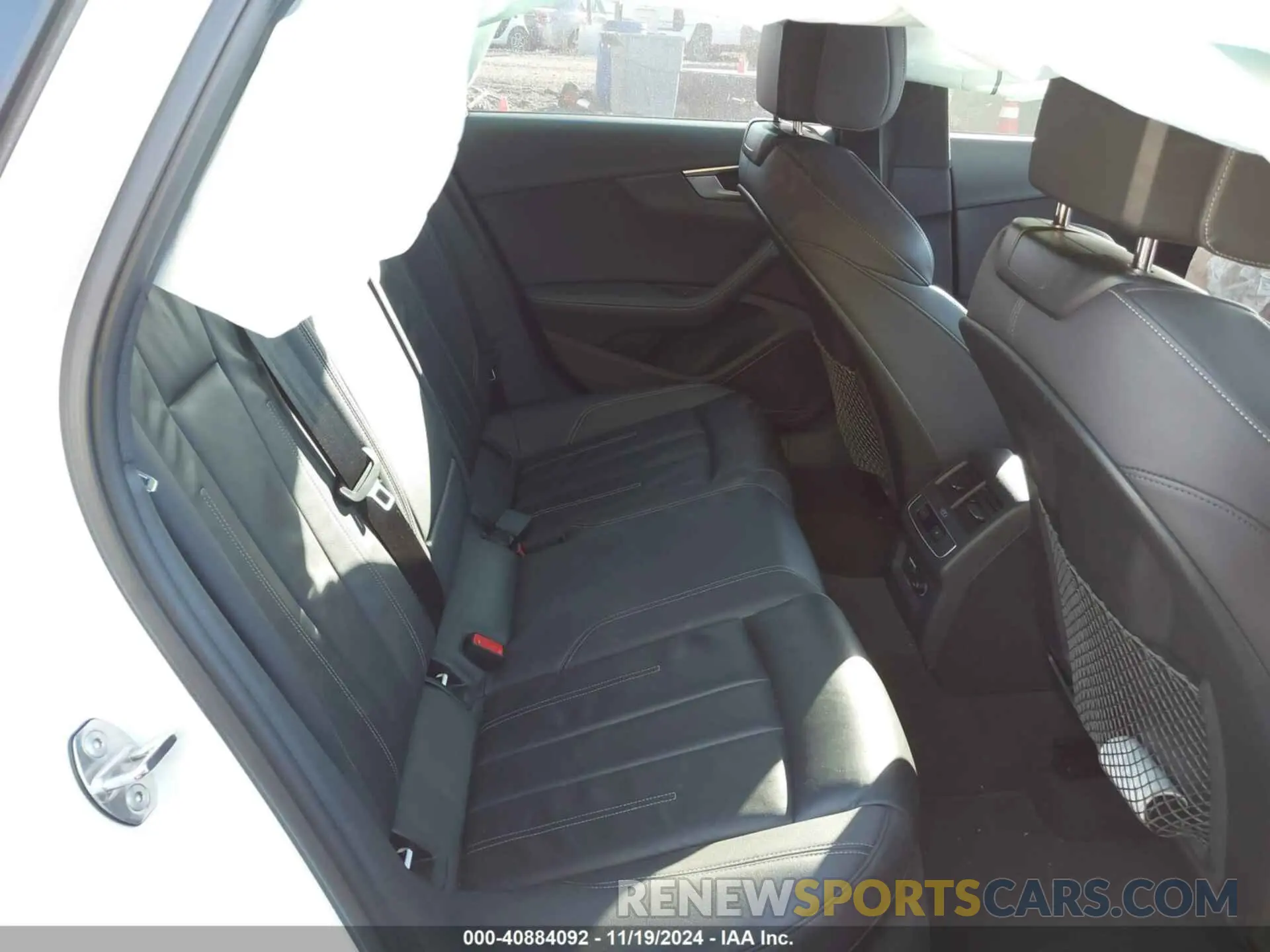 8 fotografías del automóvil dañado WAUEAAF40PN009794 AUDI A4 2023