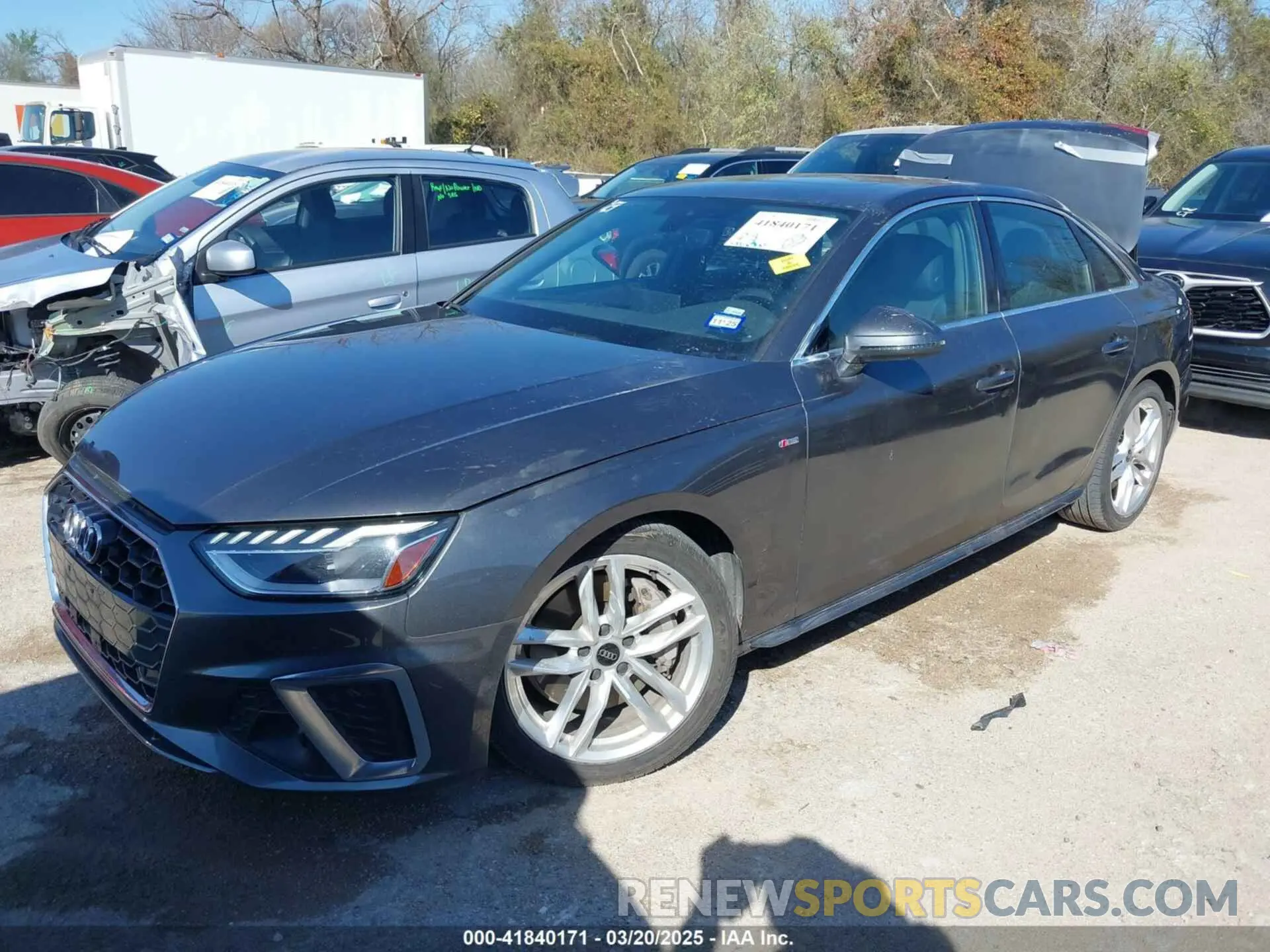 2 fotografías del automóvil dañado WAUEAAF41PN003017 AUDI A4 2023