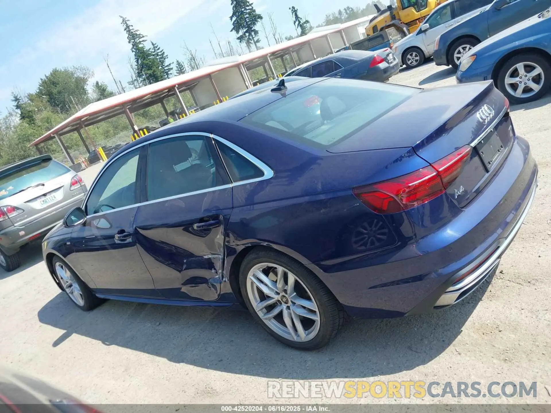 14 fotografías del automóvil dañado WAUEAAF42PN017346 AUDI A4 2023