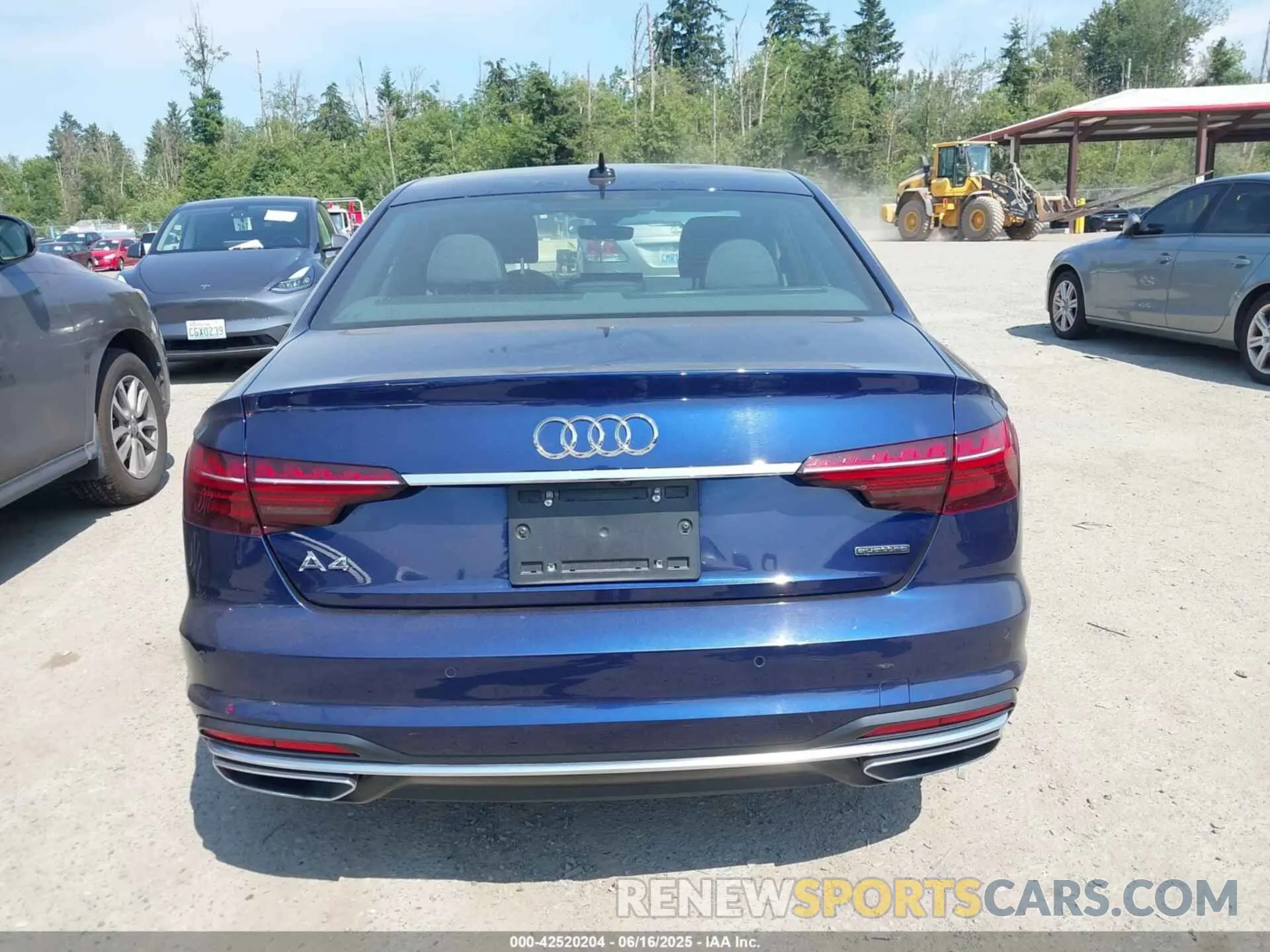 16 fotografías del automóvil dañado WAUEAAF42PN017346 AUDI A4 2023
