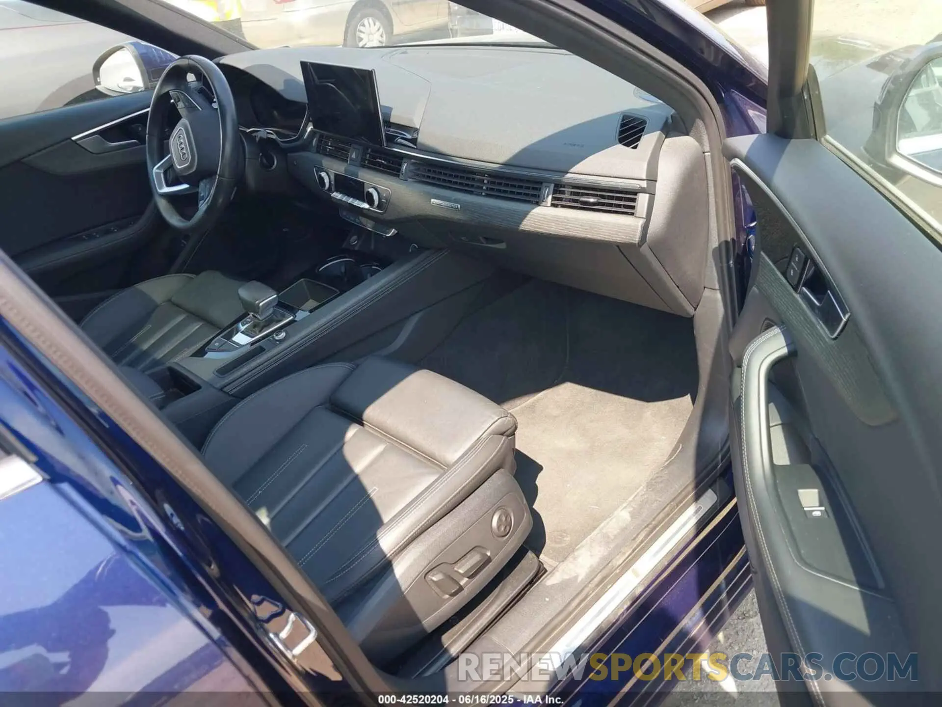 5 fotografías del automóvil dañado WAUEAAF42PN017346 AUDI A4 2023