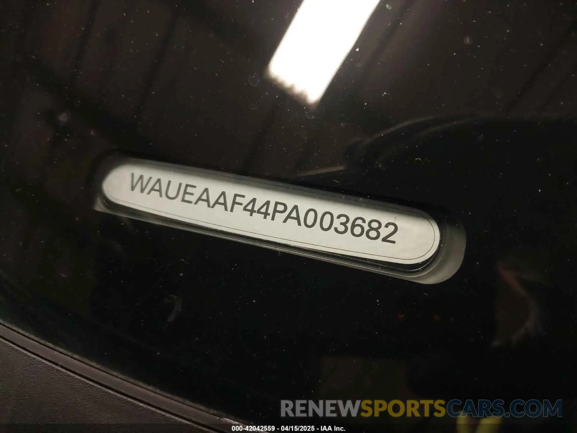 17 fotografías del automóvil dañado WAUEAAF44PA003682 AUDI A4 2023