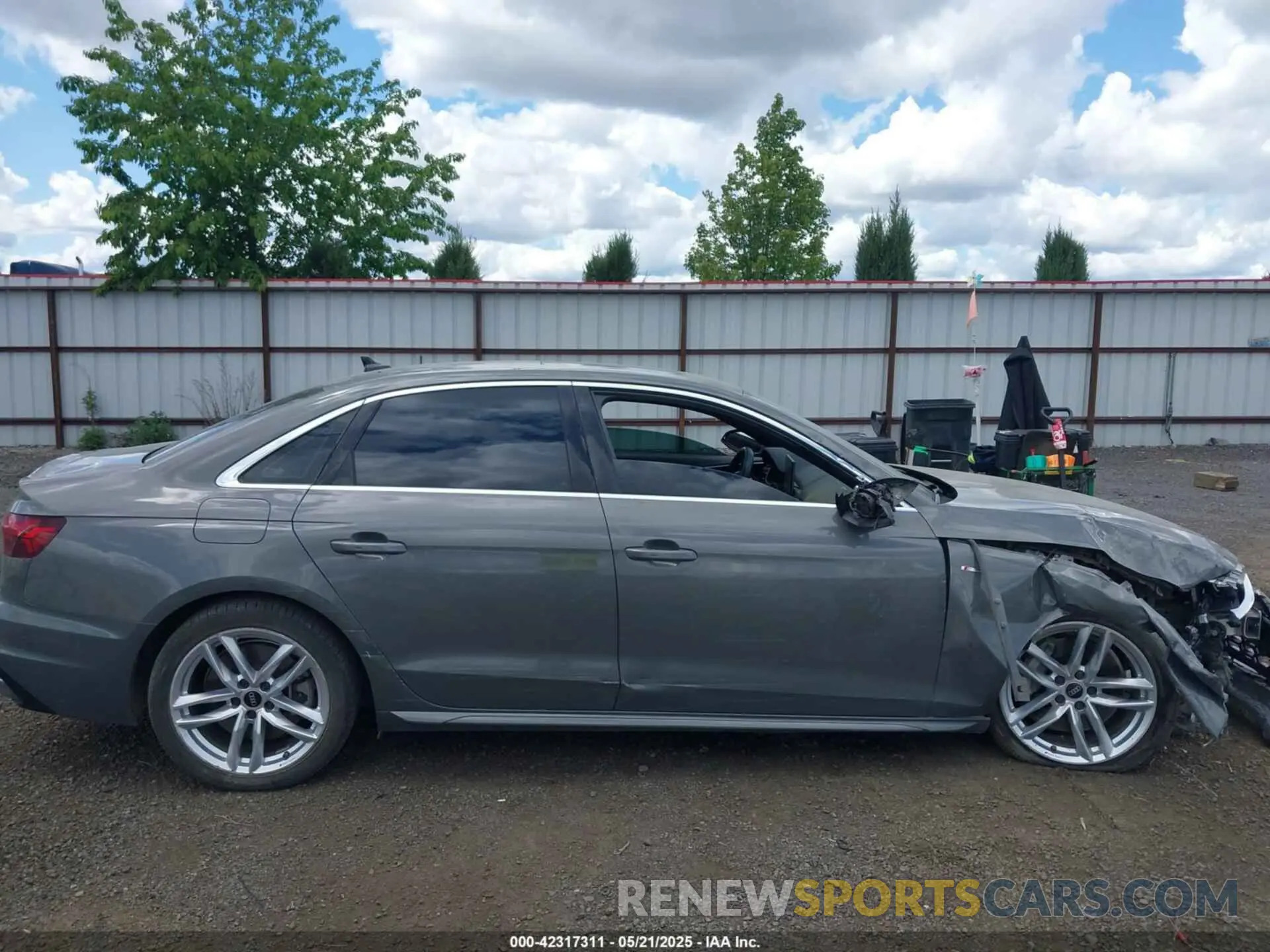 13 fotografías del automóvil dañado WAUEAAF45PN003120 AUDI A4 2023
