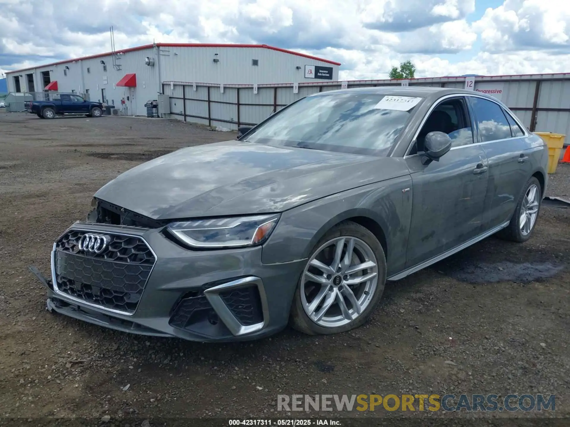 2 fotografías del automóvil dañado WAUEAAF45PN003120 AUDI A4 2023